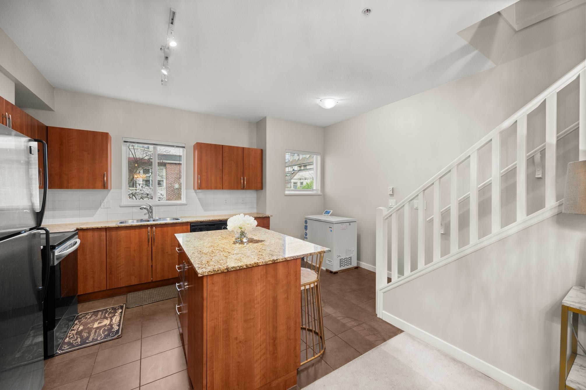 









1661


Fraser

Avenue, 508,
Port Coquitlam,




BC
V3B 0B6

