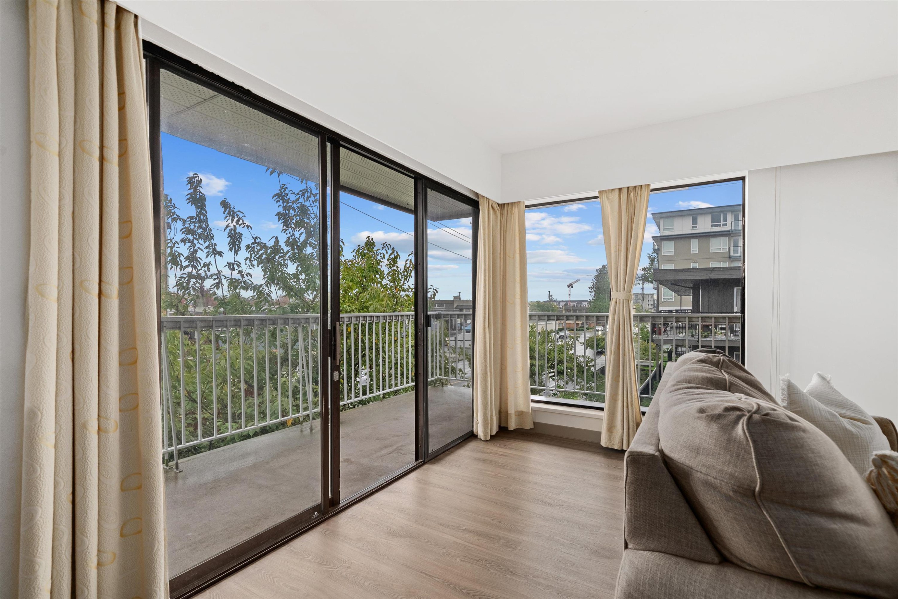 









11957


223

Street, 301,
Maple Ridge,




BC
V2X 5Y4

