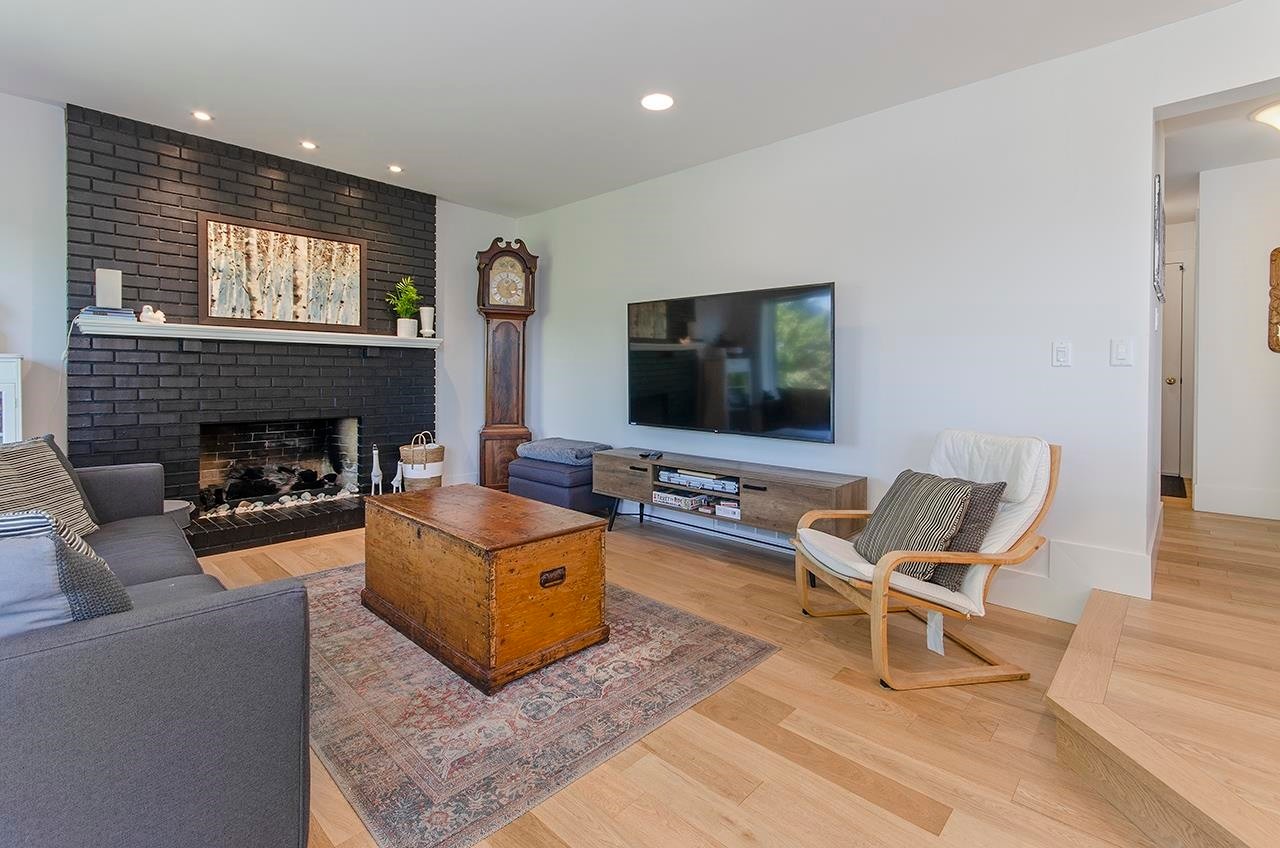 









5237


Timberfeild

Road,
West Vancouver,




BC
V7W 2Y5

