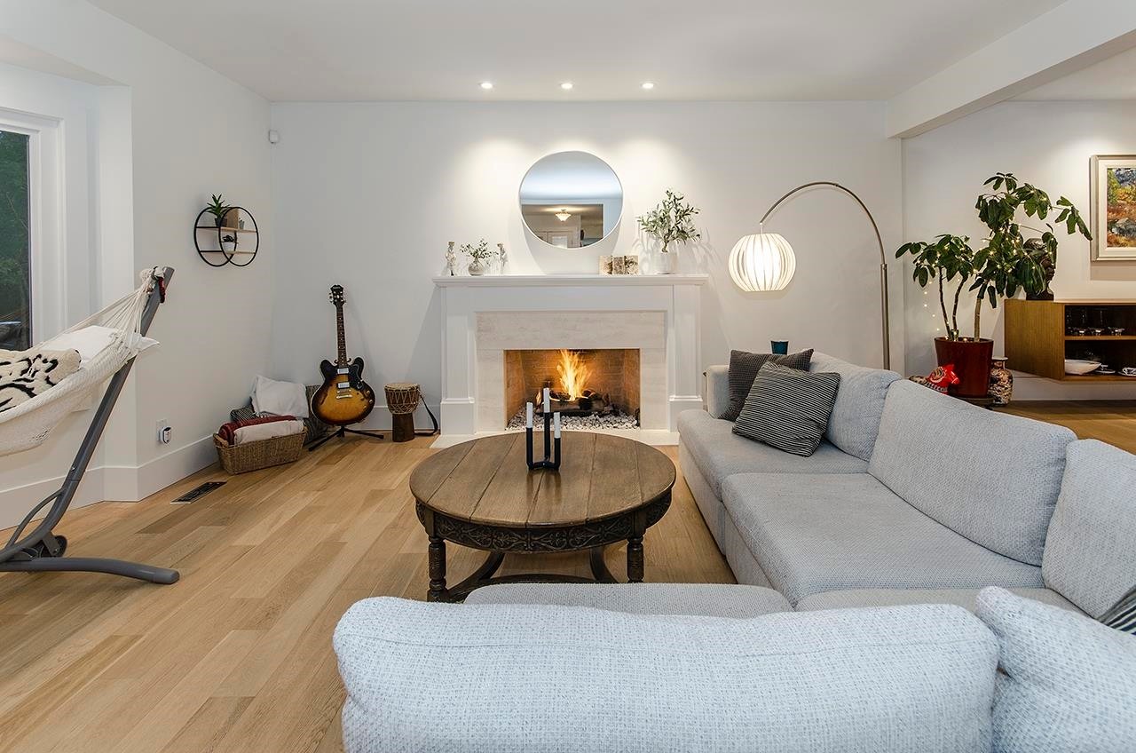 









5237


Timberfeild

Road,
West Vancouver,




BC
V7W 2Y5

