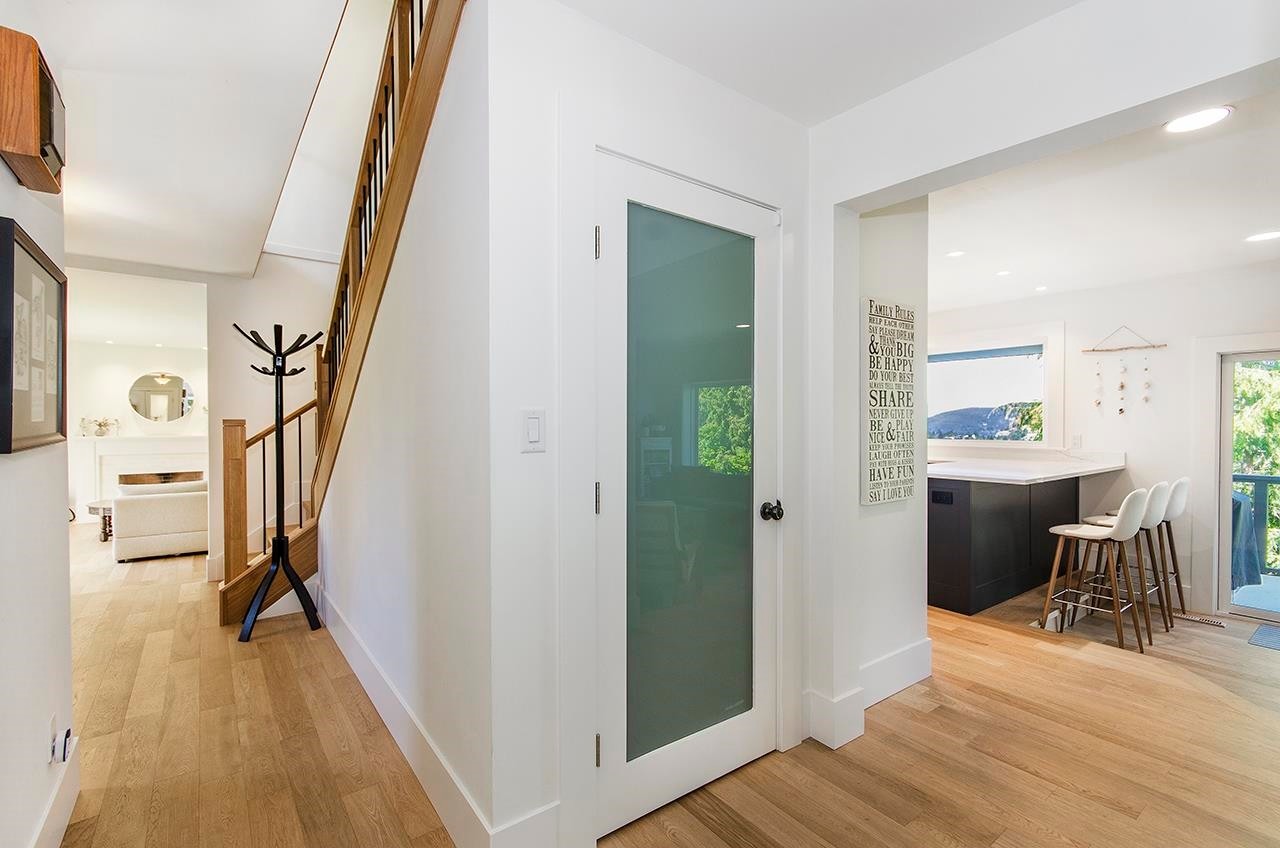 









5237


Timberfeild

Road,
West Vancouver,




BC
V7W 2Y5

