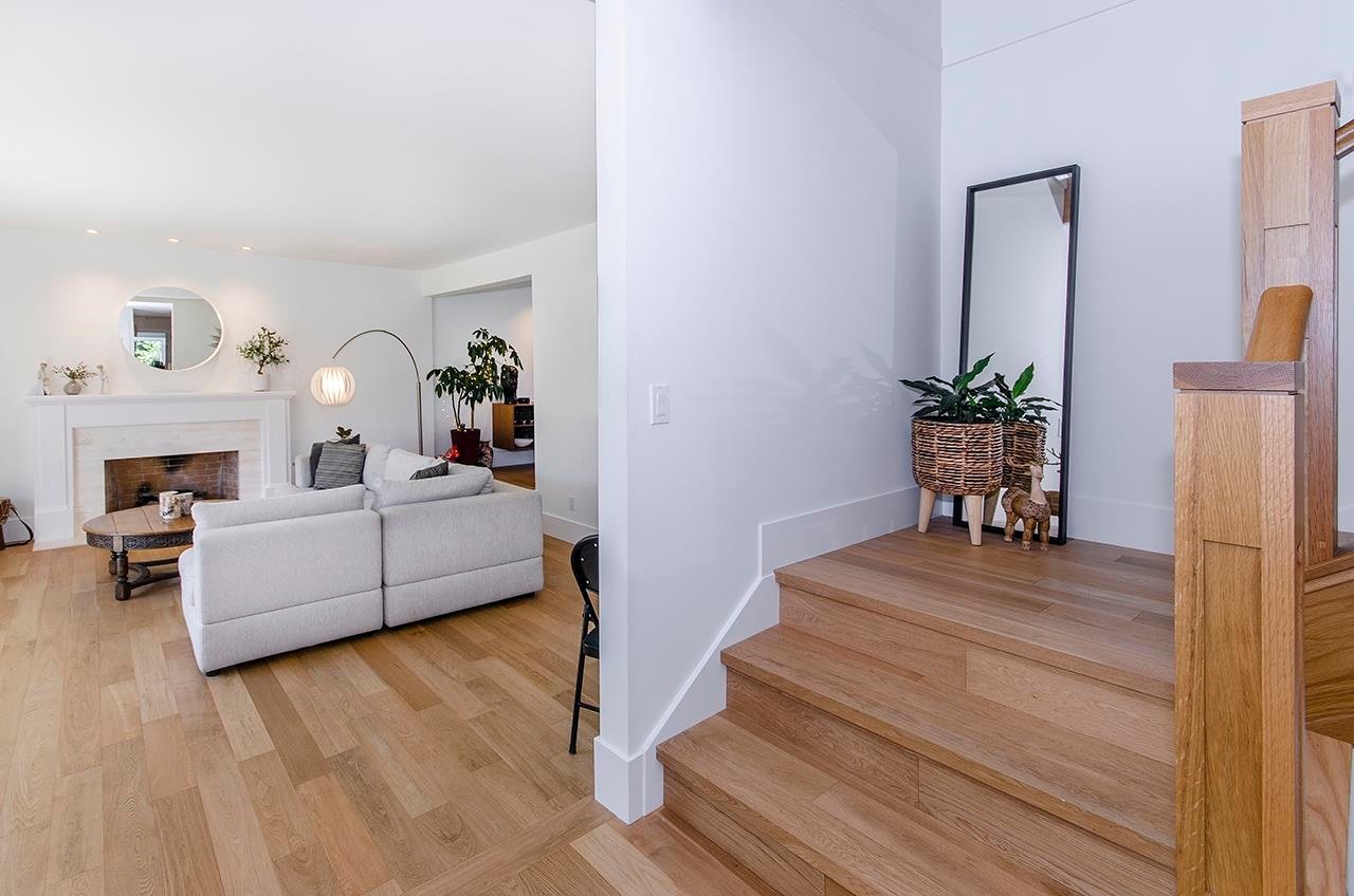 









5237


Timberfeild

Road,
West Vancouver,




BC
V7W 2Y5

