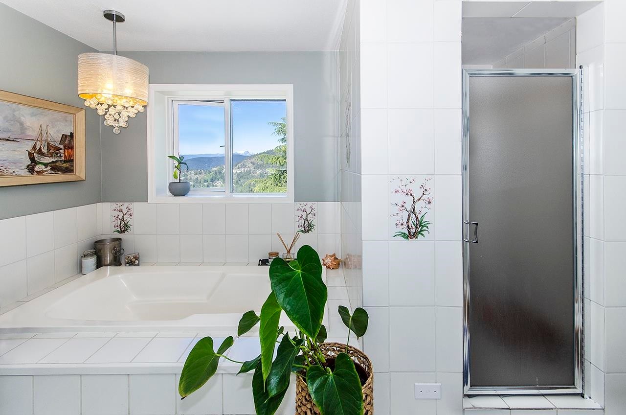 









5237


Timberfeild

Road,
West Vancouver,




BC
V7W 2Y5

