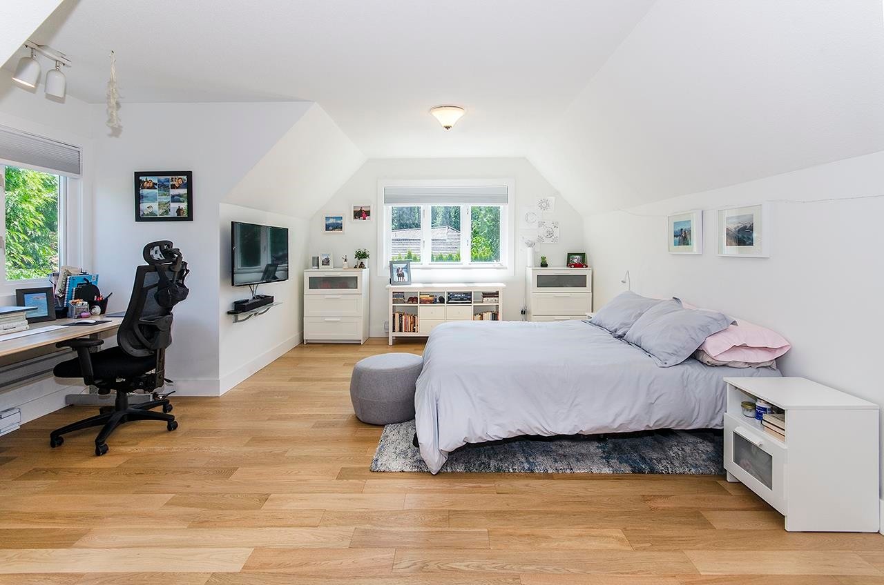 









5237


Timberfeild

Road,
West Vancouver,




BC
V7W 2Y5

