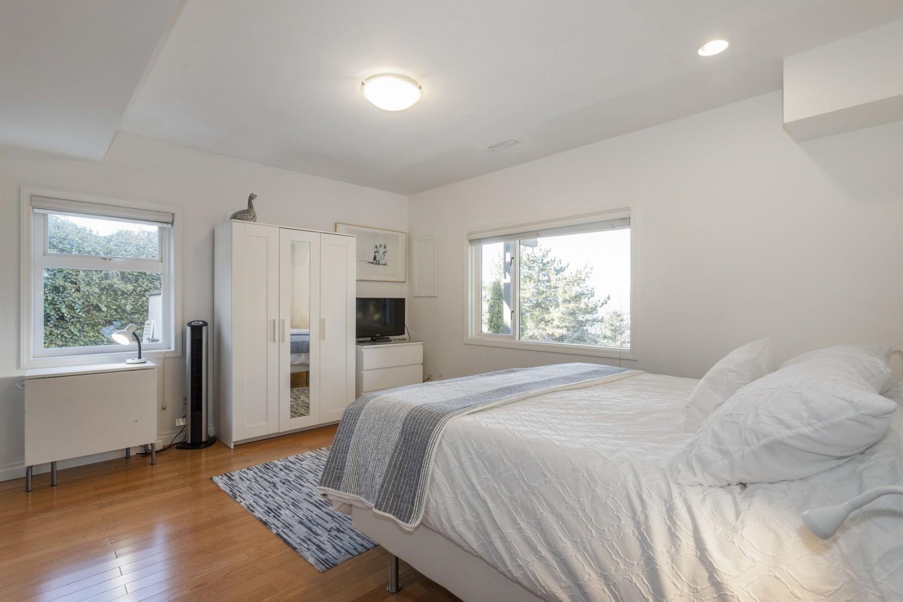 









5237


Timberfeild

Road,
West Vancouver,




BC
V7W 2Y5

