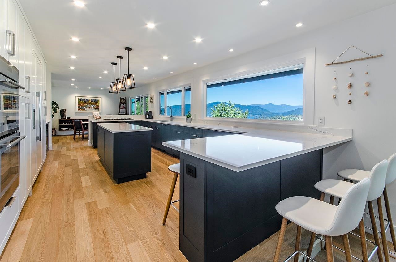 









5237


Timberfeild

Road,
West Vancouver,




BC
V7W 2Y5

