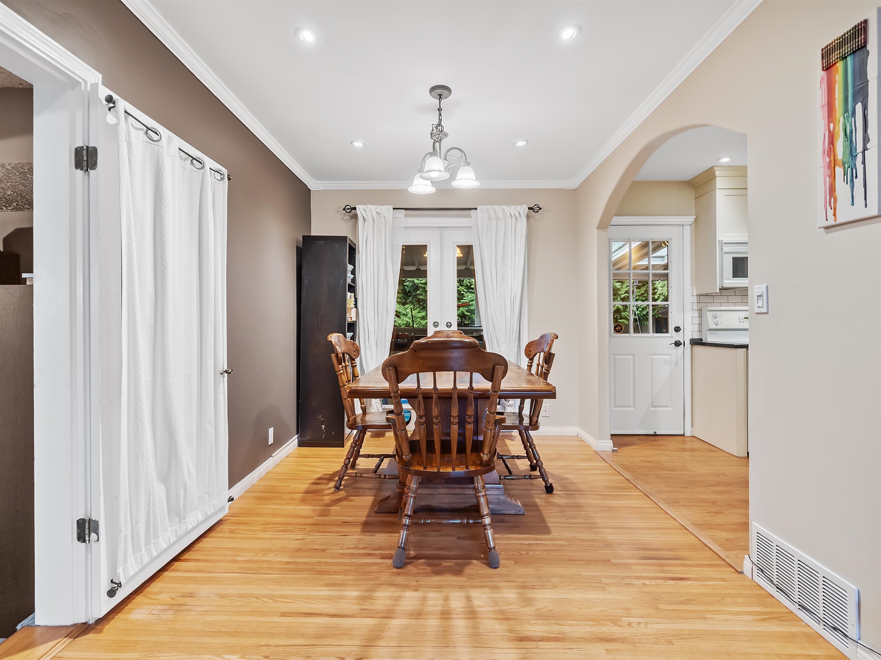 









4921


44a

Avenue,
Delta,




BC
V4K 1E6

