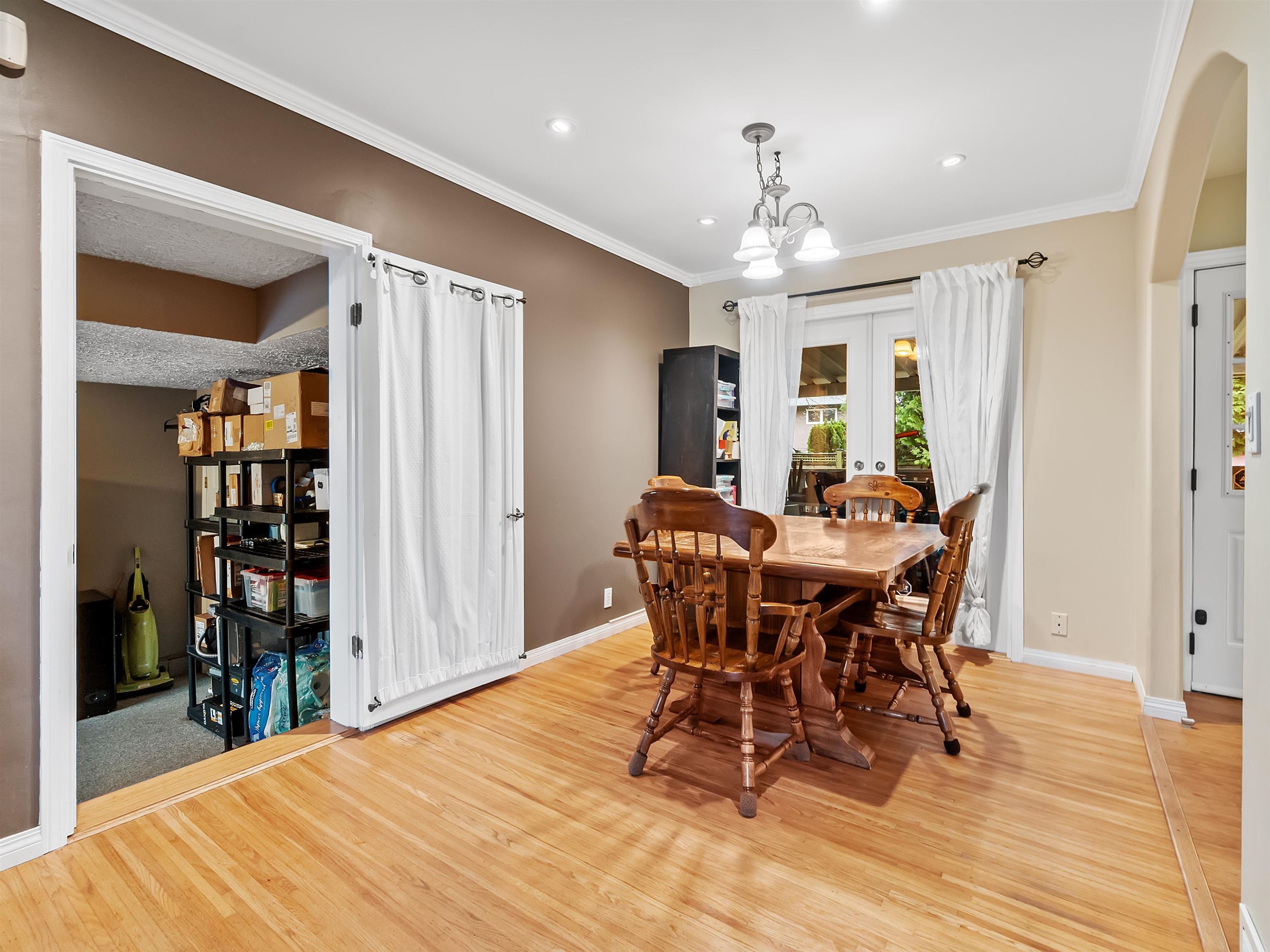 









4921


44a

Avenue,
Delta,




BC
V4K 1E6

