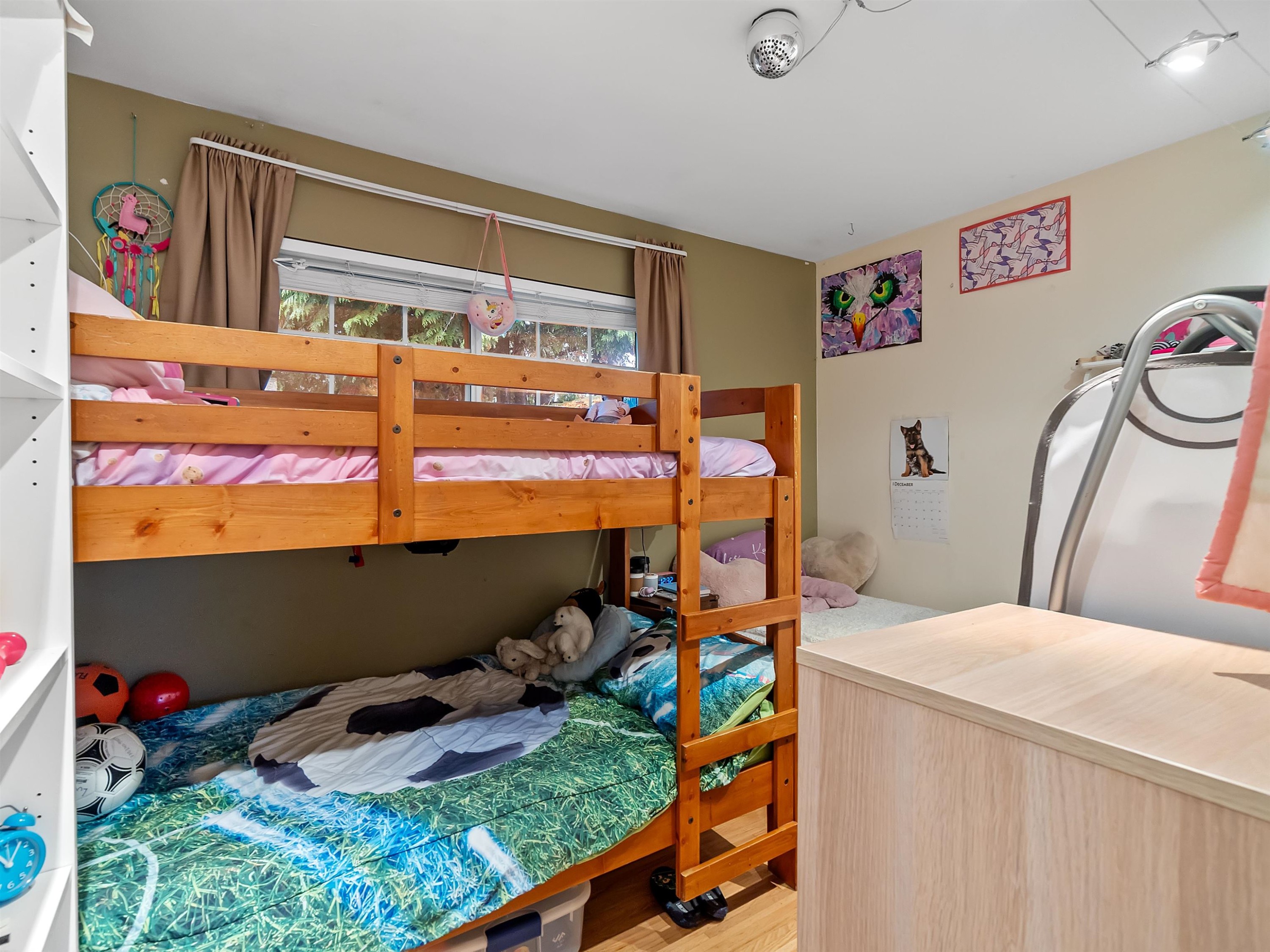 









4921


44a

Avenue,
Delta,




BC
V4K 1E6

