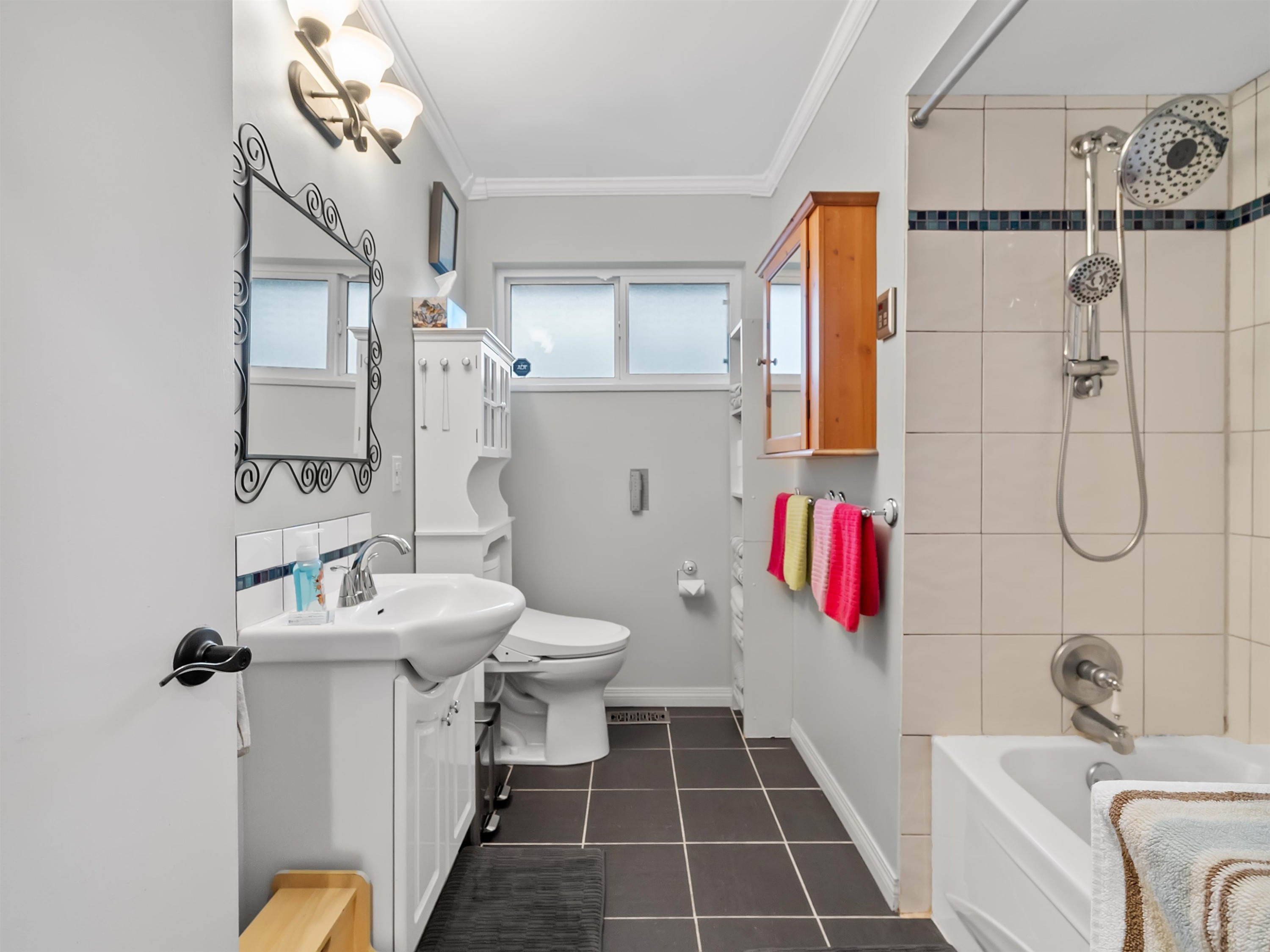 









4921


44a

Avenue,
Delta,




BC
V4K 1E6

