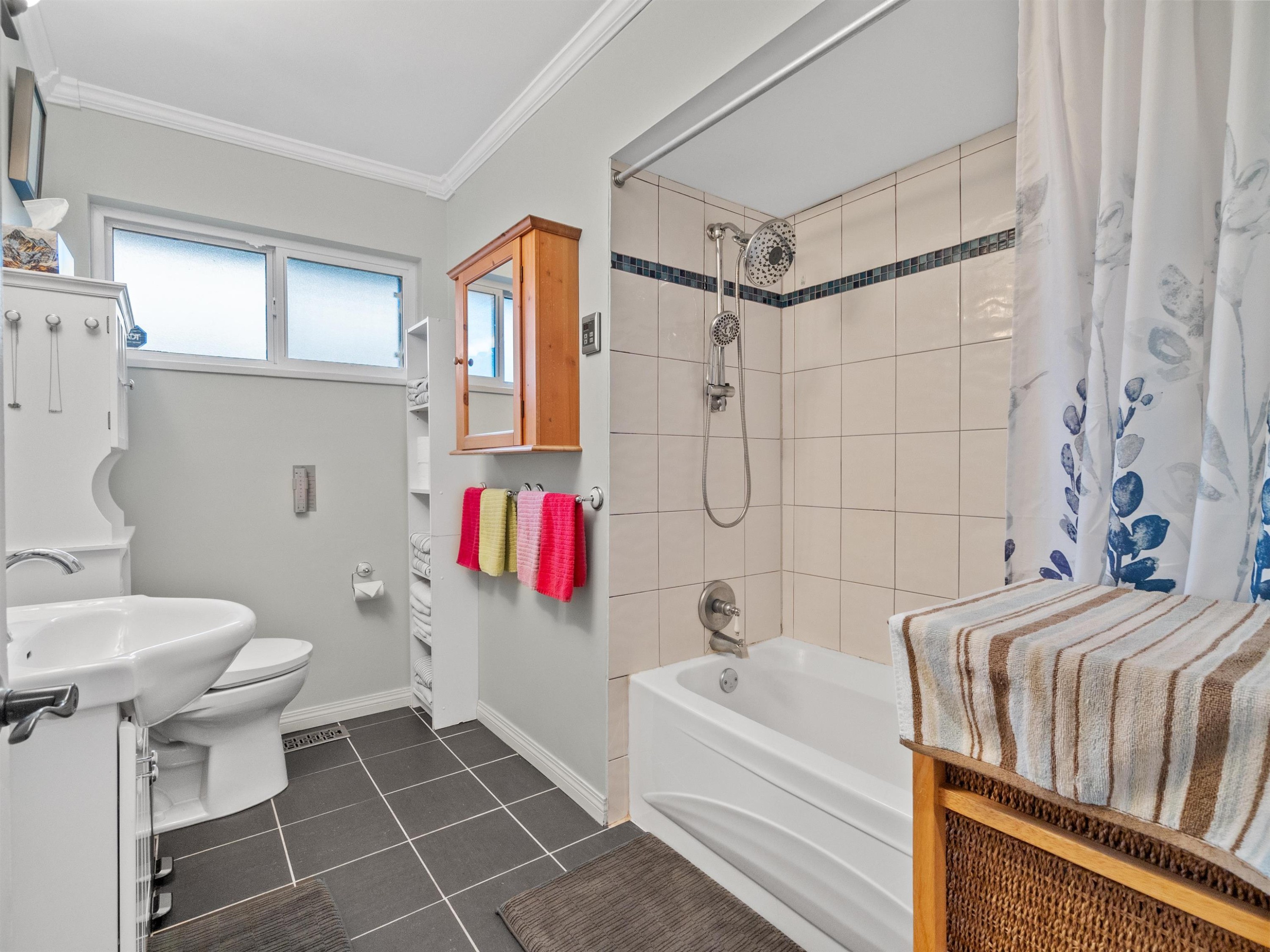 









4921


44a

Avenue,
Delta,




BC
V4K 1E6

