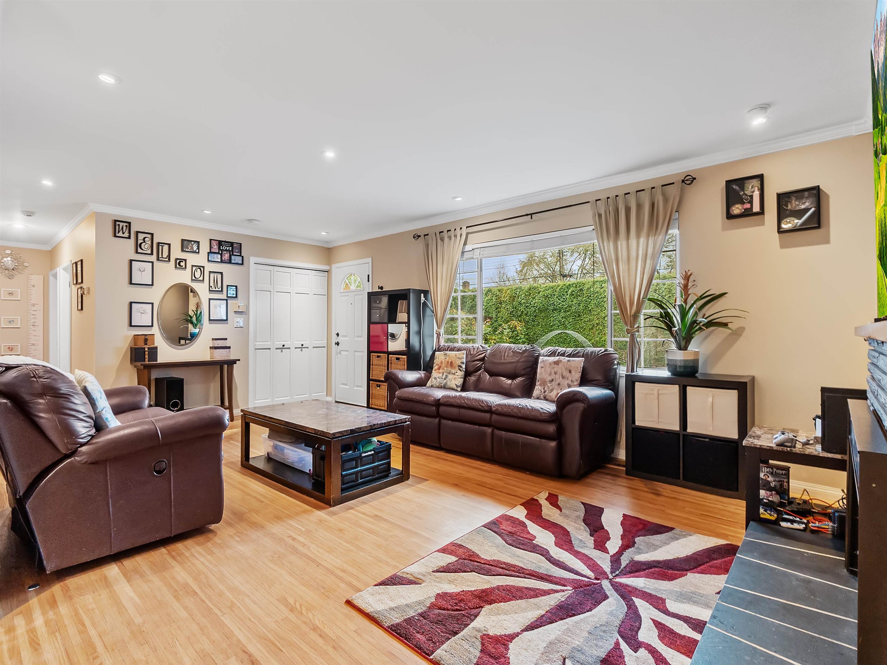 









4921


44a

Avenue,
Delta,




BC
V4K 1E6

