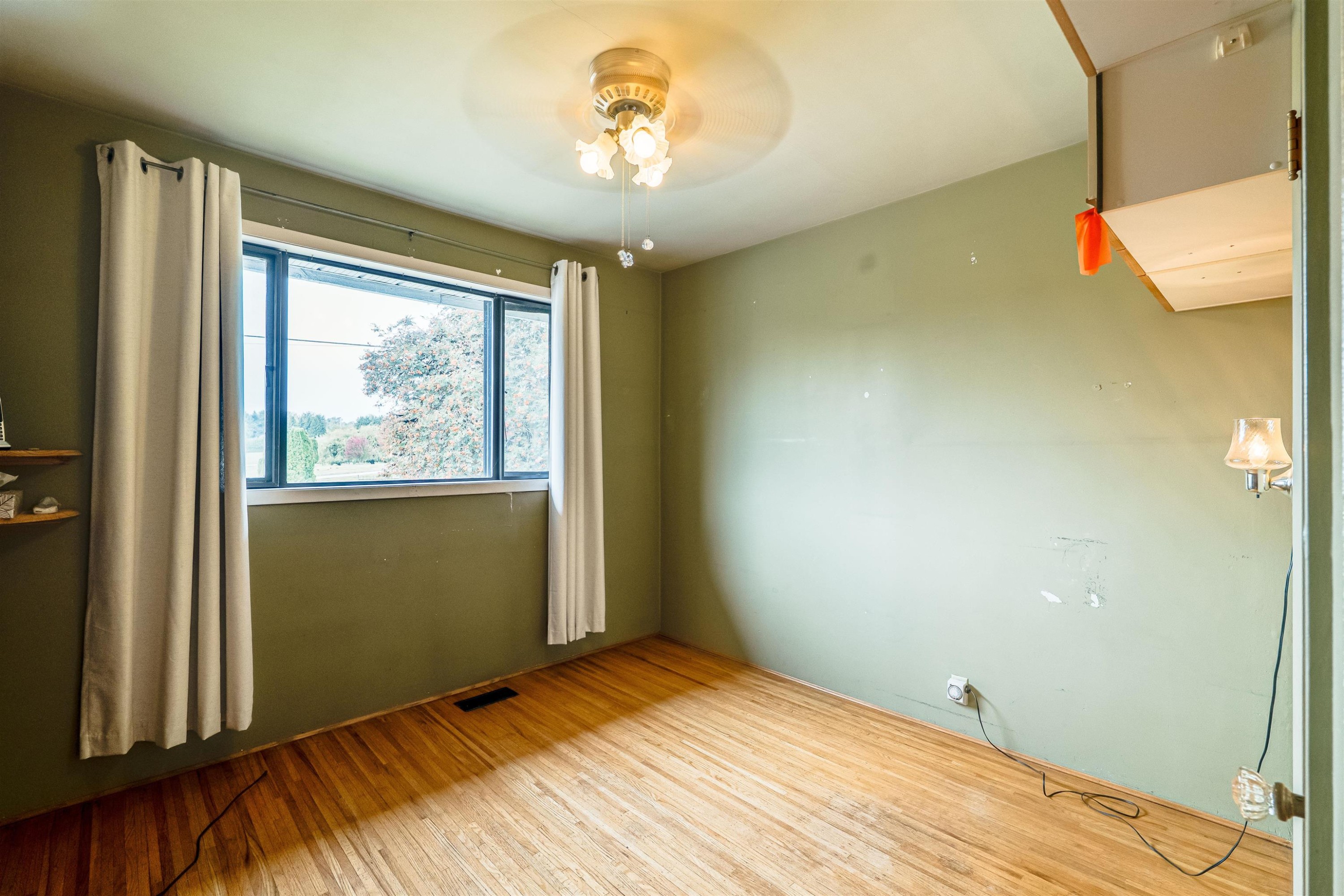 









4638


Royal Oak

Avenue,
Burnaby,




BC
V5G 3M5

