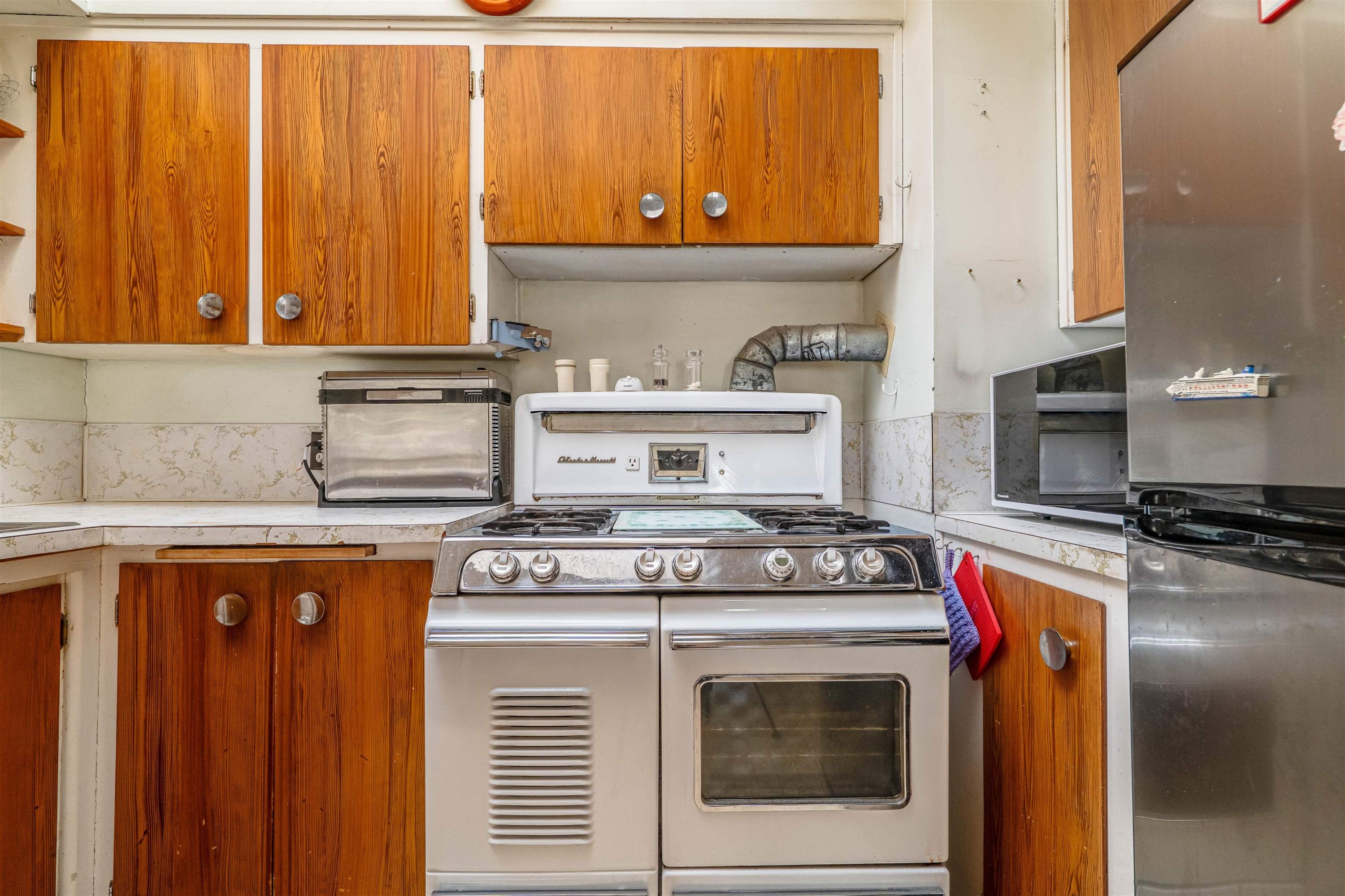 









4638


Royal Oak

Avenue,
Burnaby,




BC
V5G 3M5

