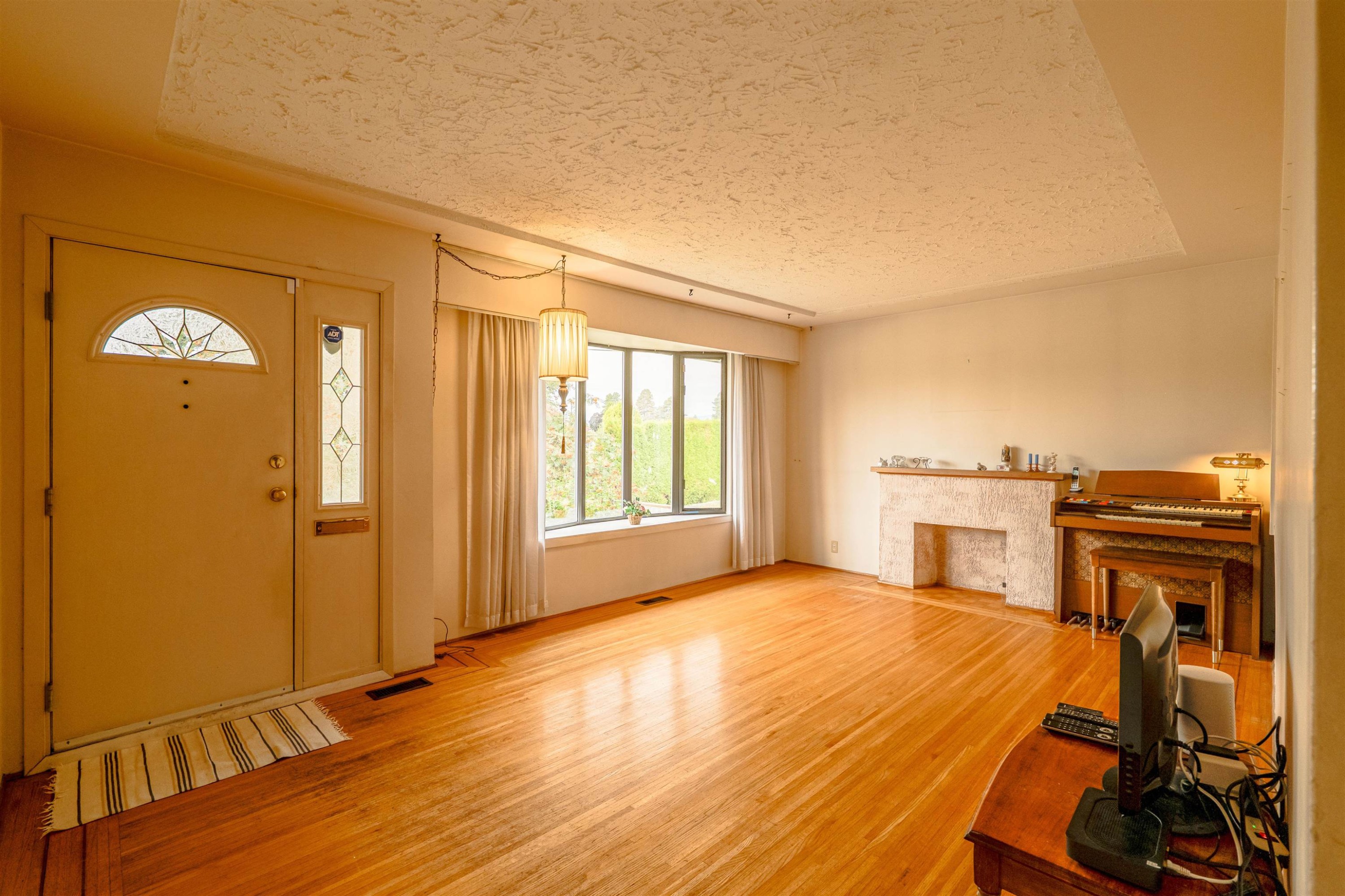 









4638


Royal Oak

Avenue,
Burnaby,




BC
V5G 3M5

