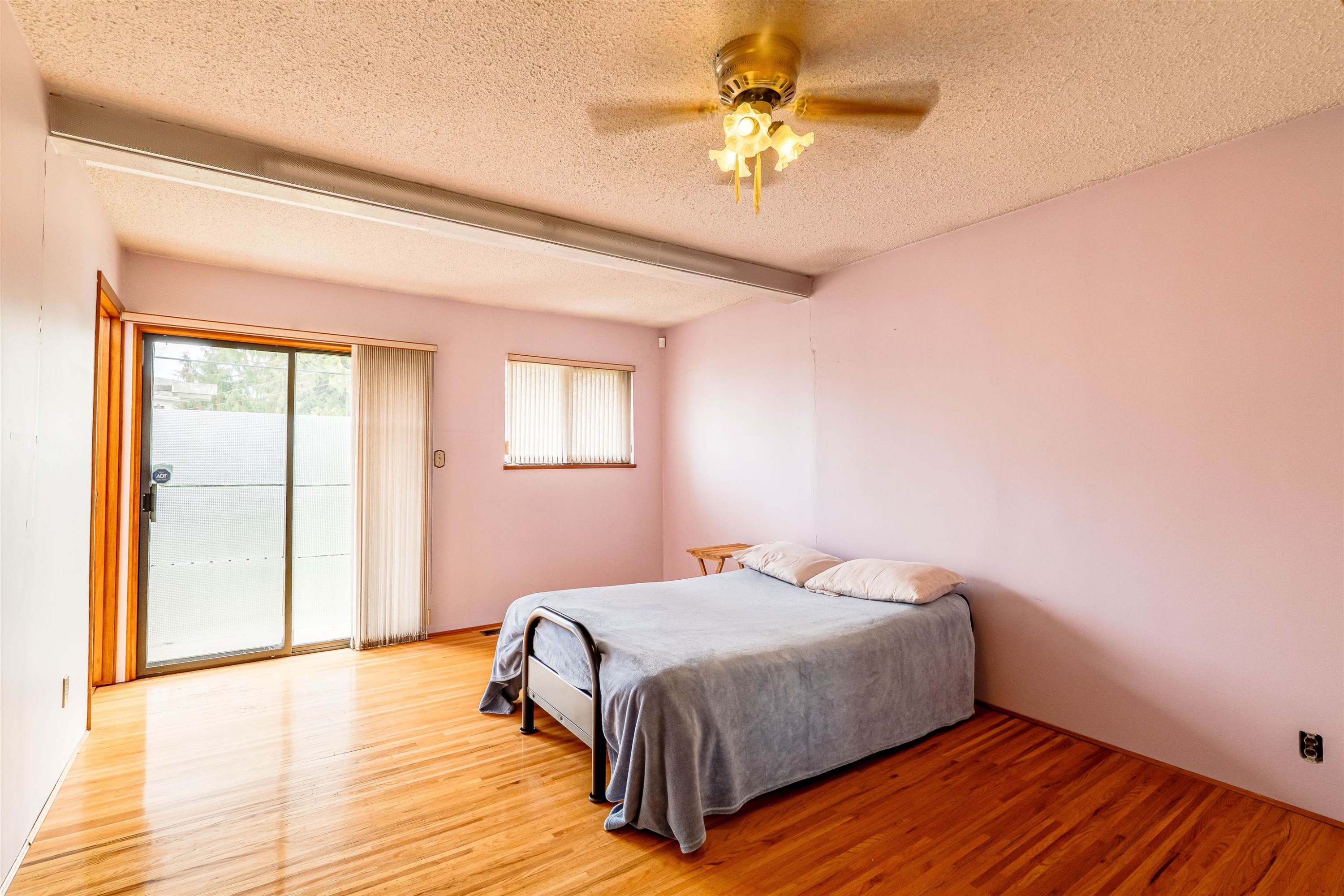 









4638


Royal Oak

Avenue,
Burnaby,




BC
V5G 3M5

