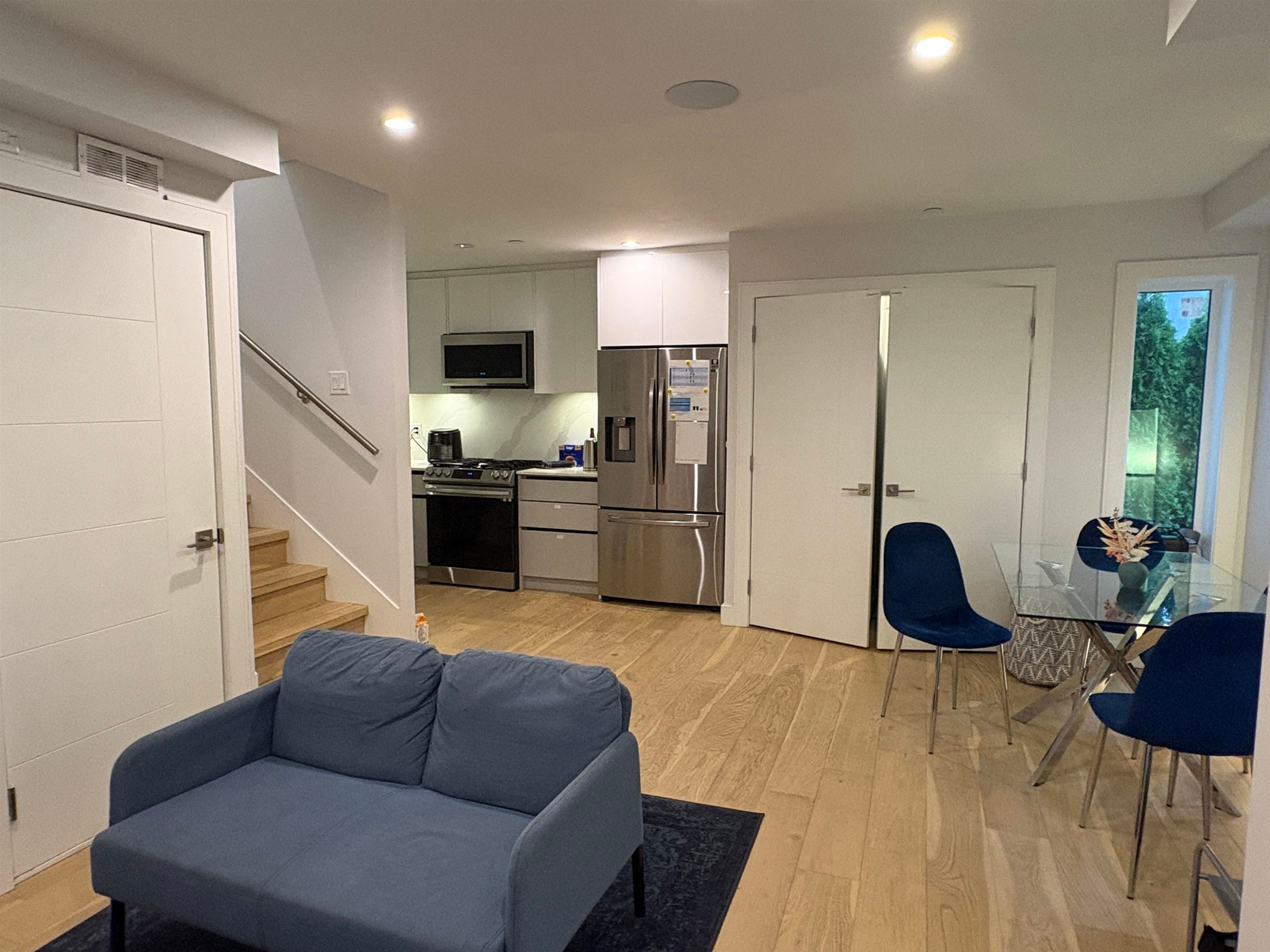 









3429


Dundas

Street,
Vancouver,




BC
V5K 1R9

