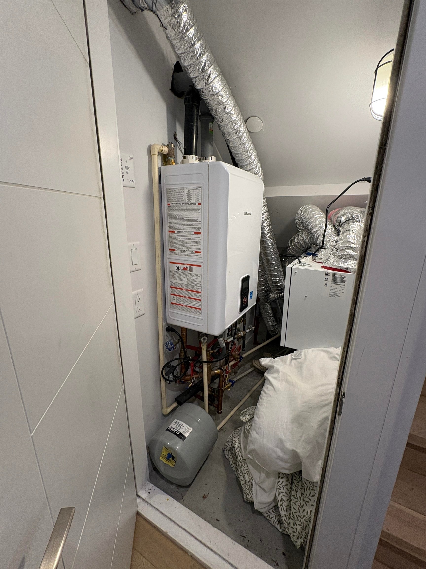 









3429


Dundas

Street,
Vancouver,




BC
V5K 1R9

