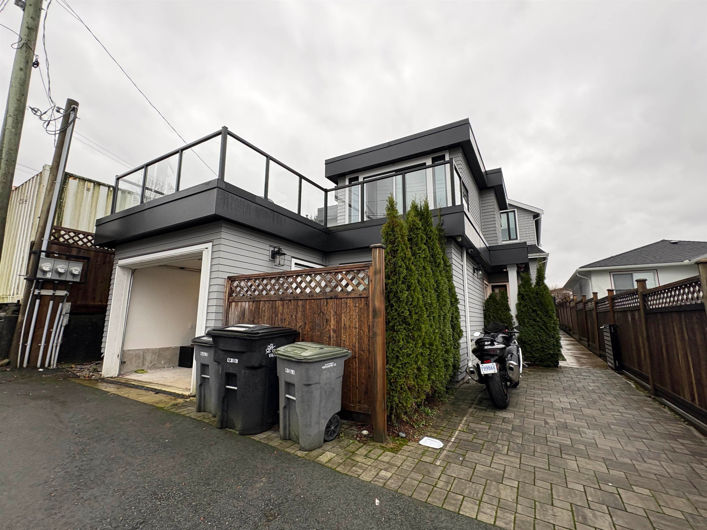 









3429


Dundas

Street,
Vancouver,




BC
V5K 1R9

