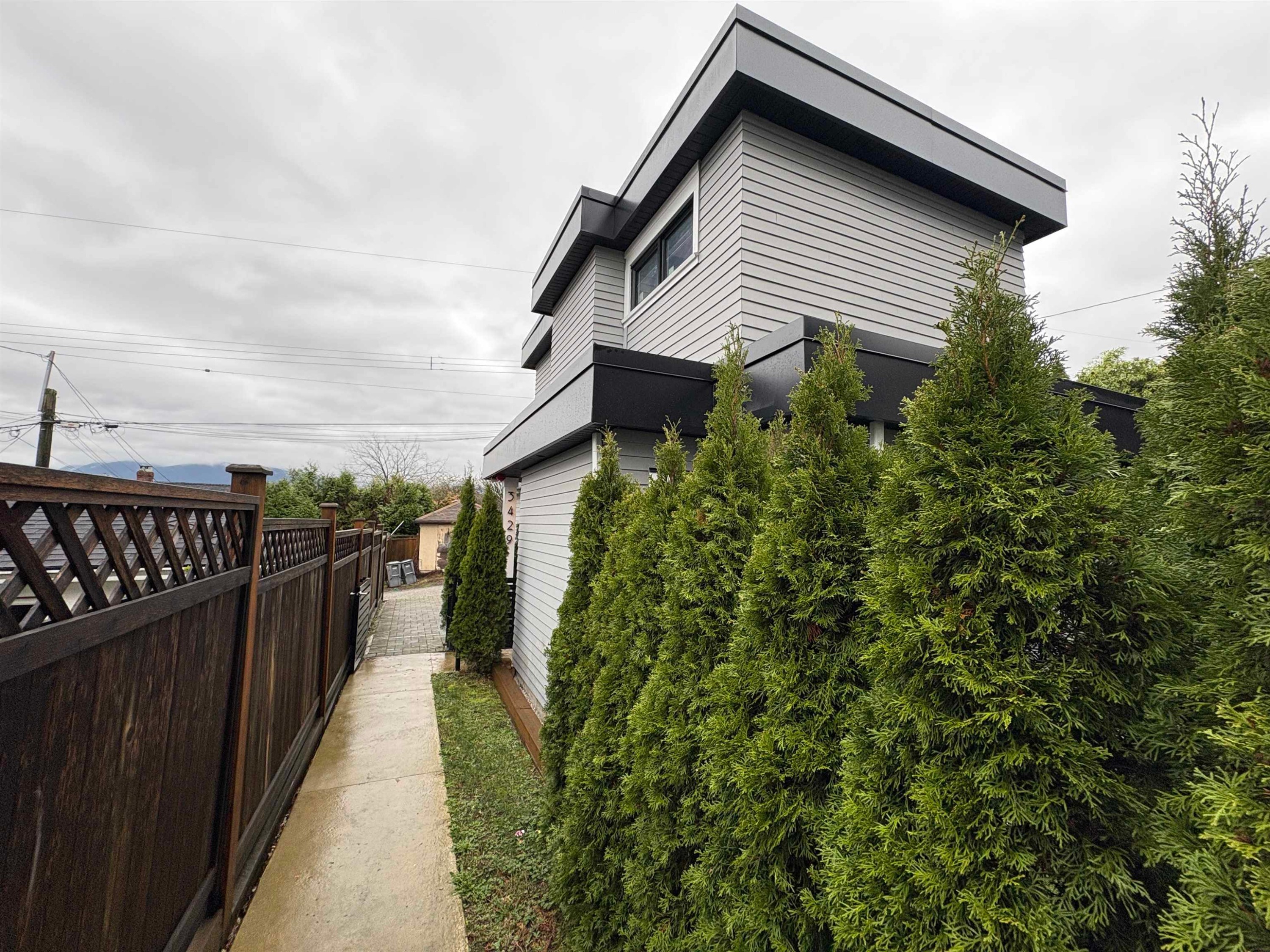 









3429


Dundas

Street,
Vancouver,




BC
V5K 1R9

