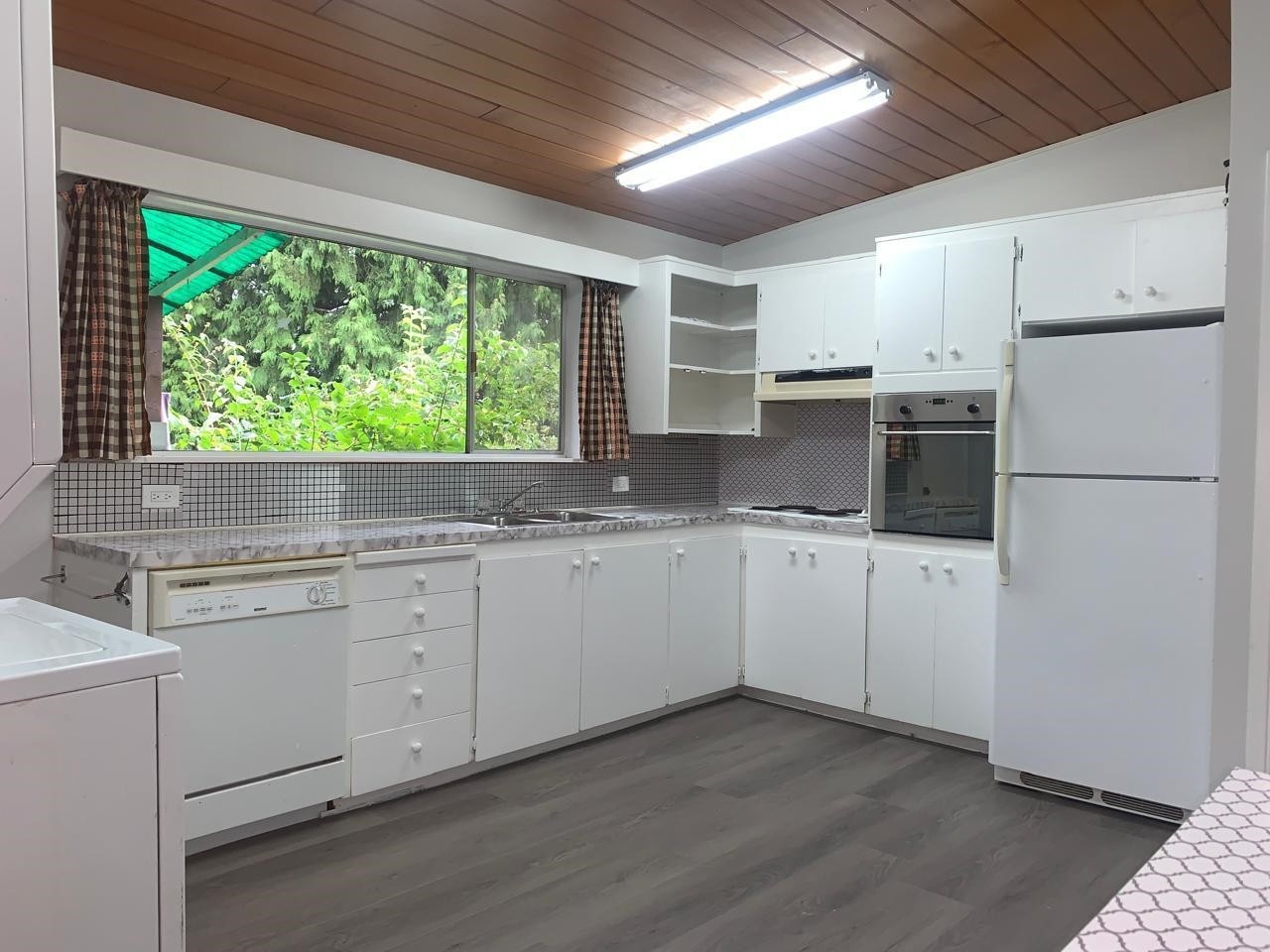 









12079


Glenhurst

Street,
Maple Ridge,




BC
V2X 6V8

