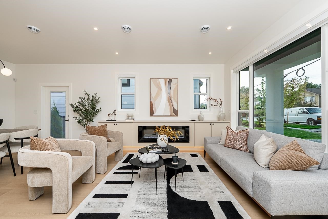 









646


Girard

Avenue, 101,
Coquitlam,




BC
V3K 1S8

