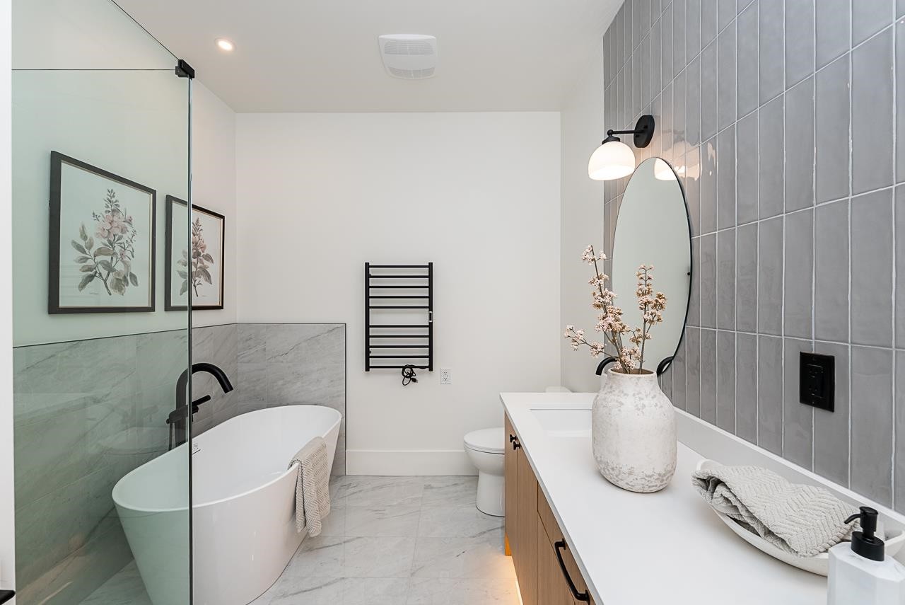 









646


Girard

Avenue, 101,
Coquitlam,




BC
V3K 1S8

