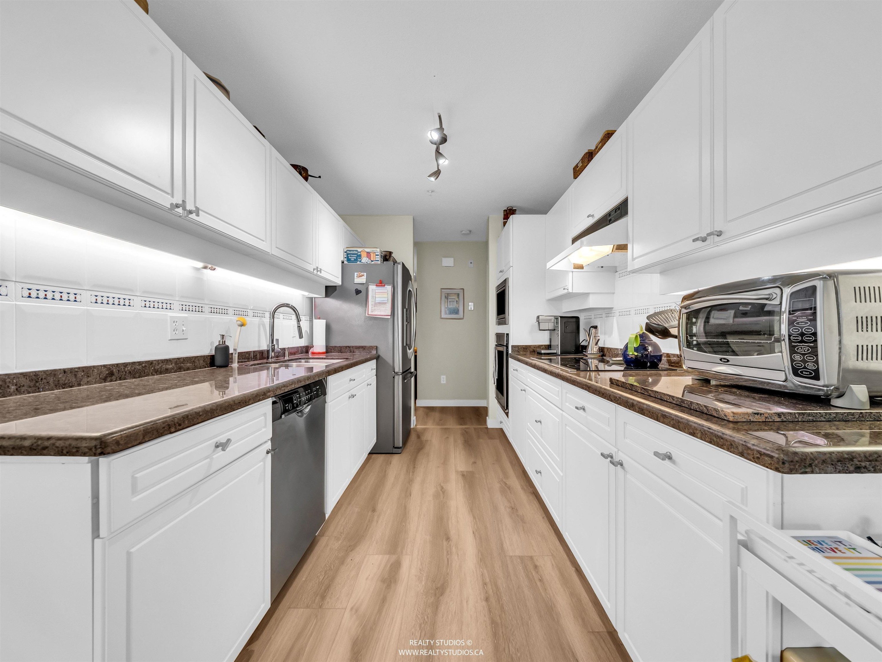 









3670


Banff

Court, 302,
North Vancouver,




BC
V7H 2Y7

