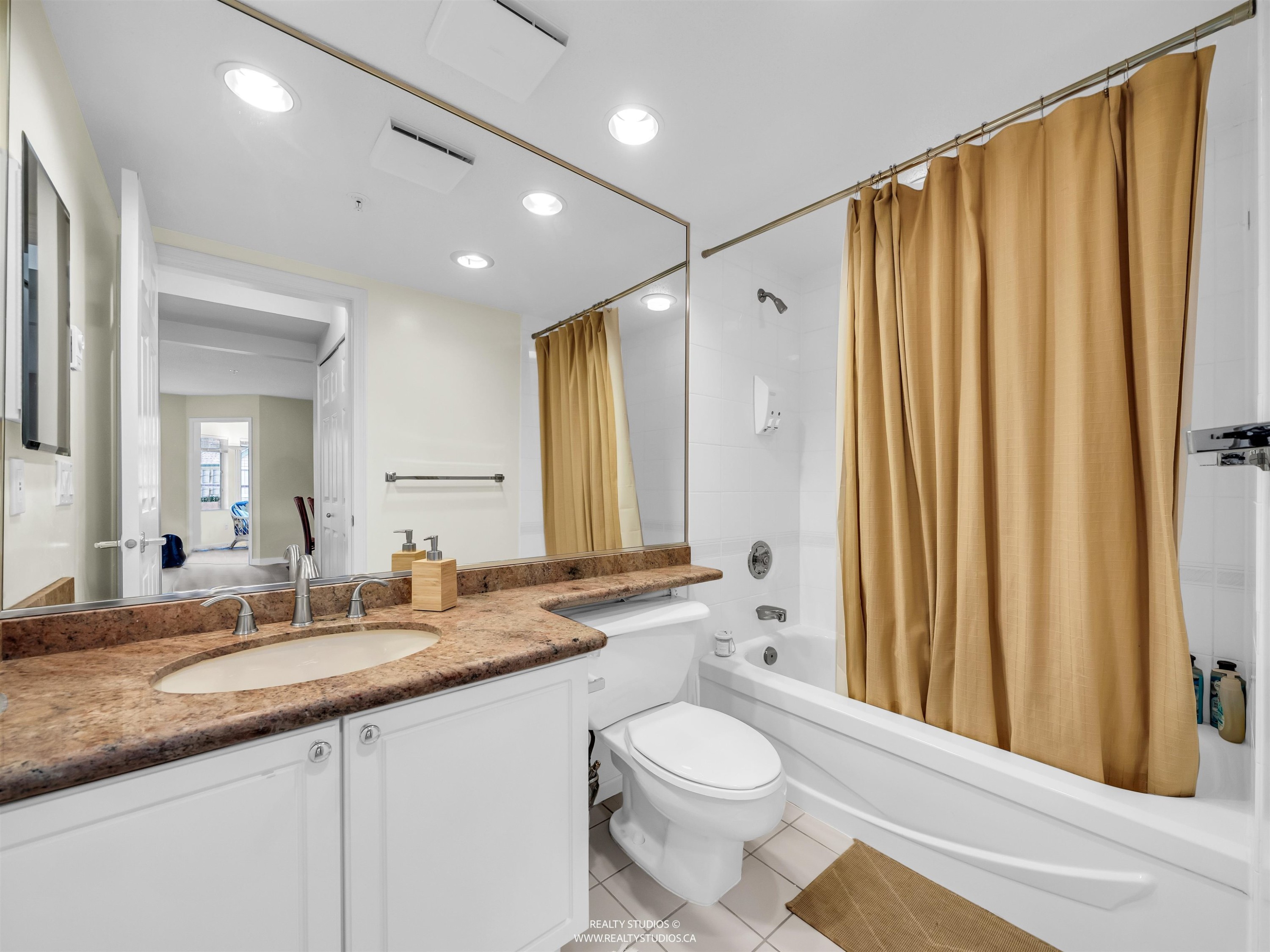 









3670


Banff

Court, 302,
North Vancouver,




BC
V7H 2Y7

