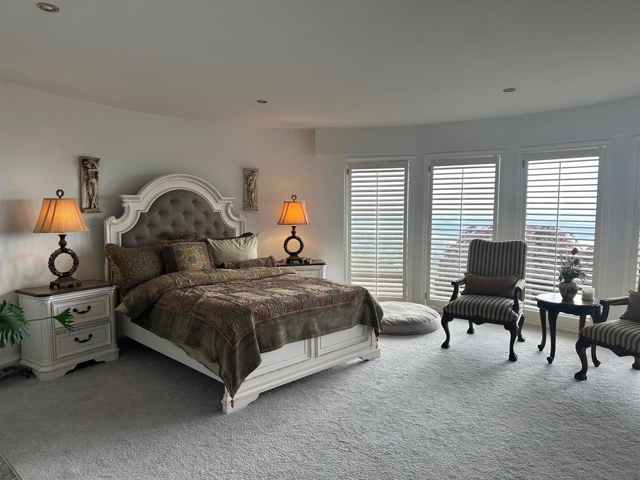 









1359


Whitby

Road,
West Vancouver,




BC
V7S 2N4

