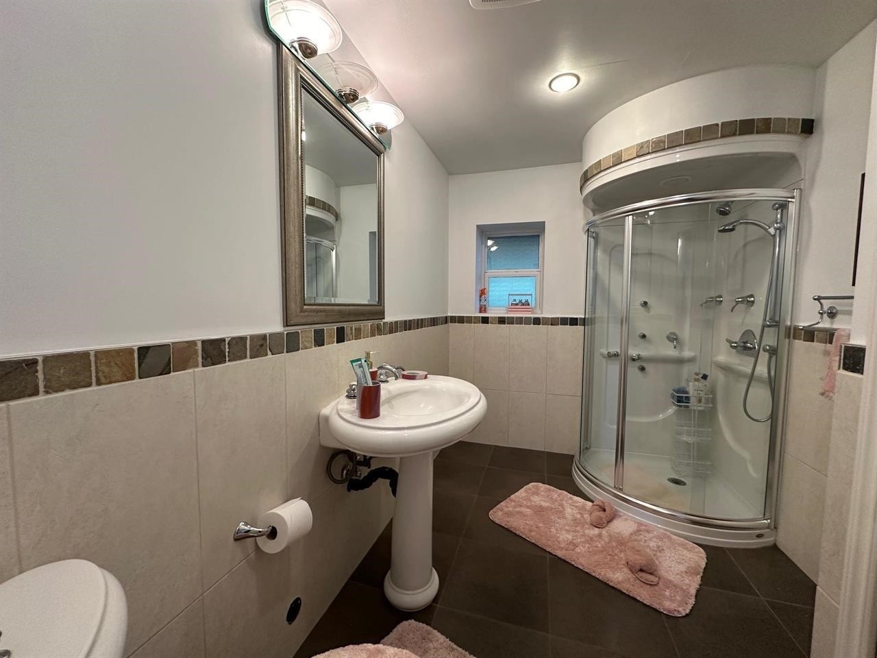 









1359


Whitby

Road,
West Vancouver,




BC
V7S 2N4

