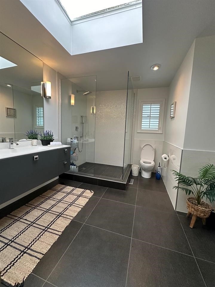 









1359


Whitby

Road,
West Vancouver,




BC
V7S 2N4

