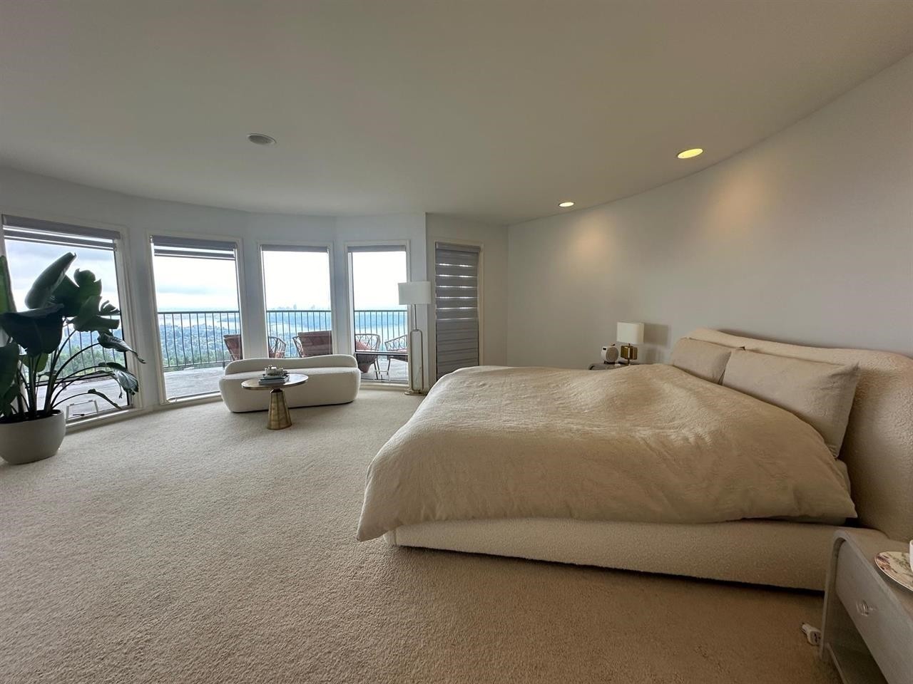 









1359


Whitby

Road,
West Vancouver,




BC
V7S 2N4

