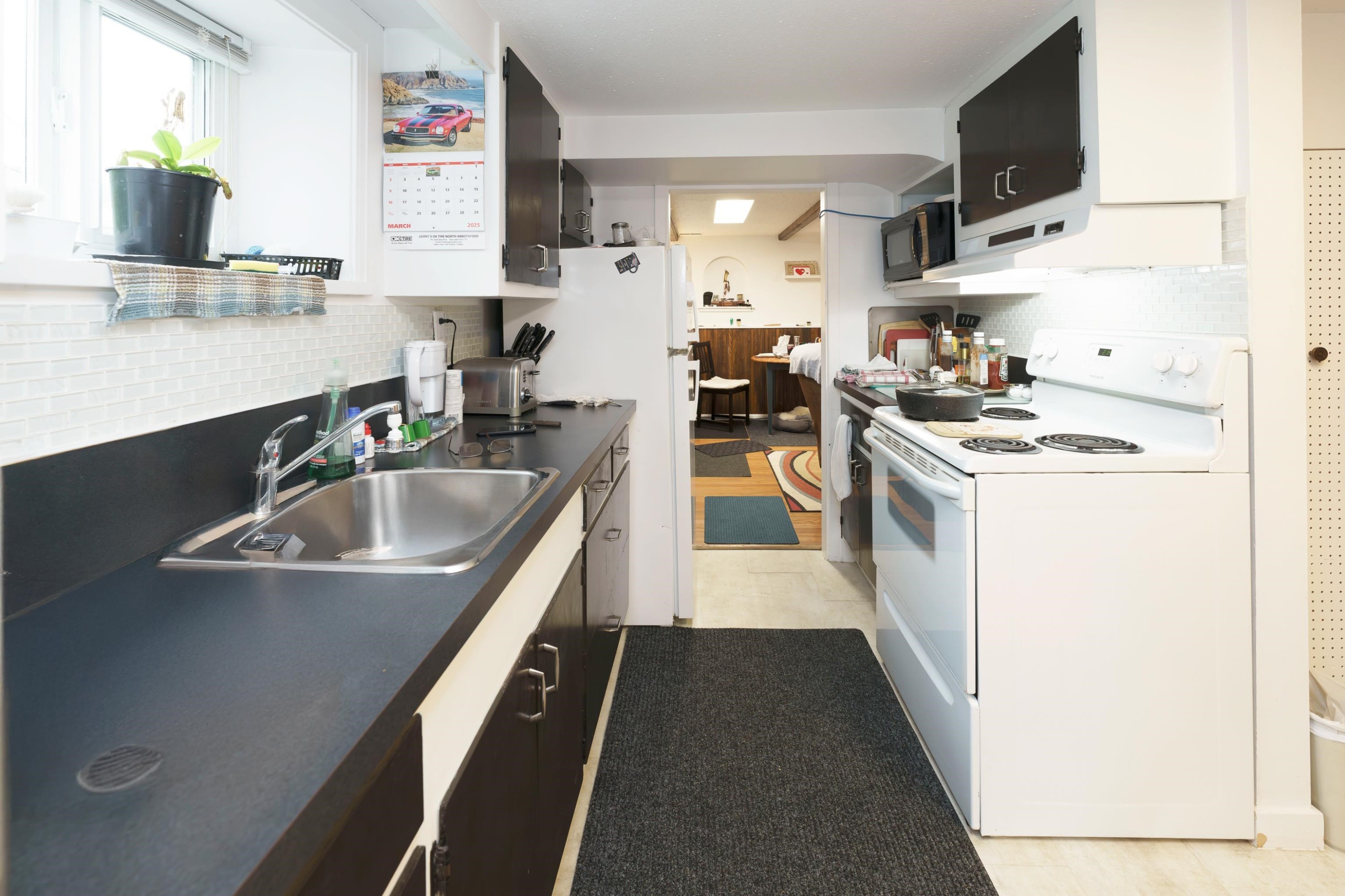 









11943


232

Street,
Maple Ridge,




BC
V2X 6T2

