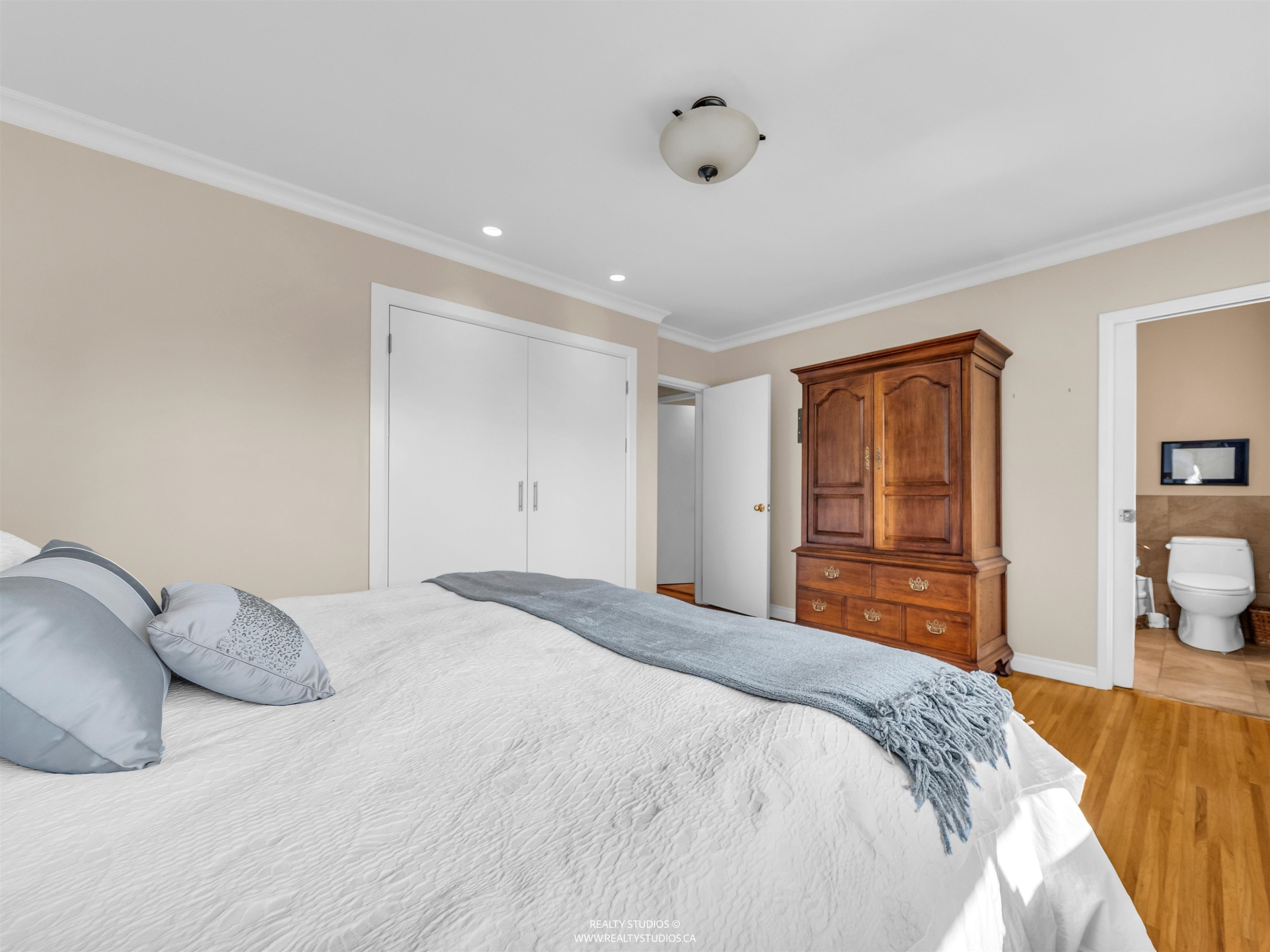 









1202


Bracknell

Crescent,
North Vancouver,




BC
V7R 1V3

