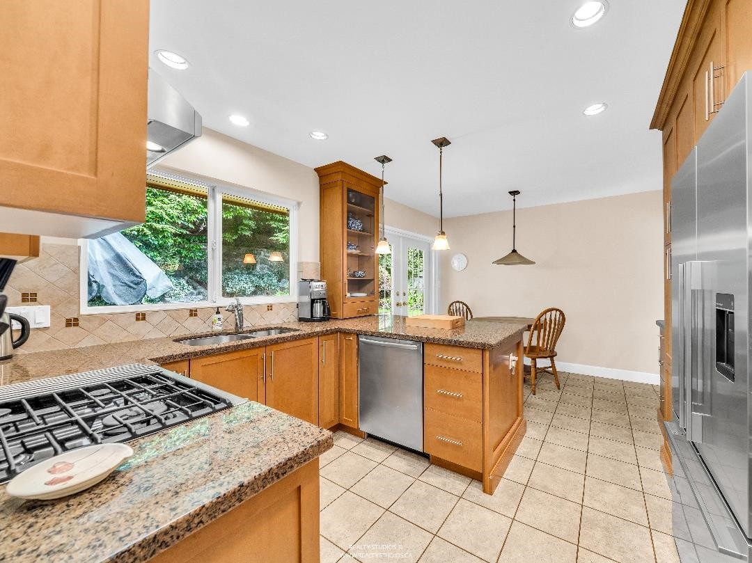 









1202


Bracknell

Crescent,
North Vancouver,




BC
V7R 1V3

