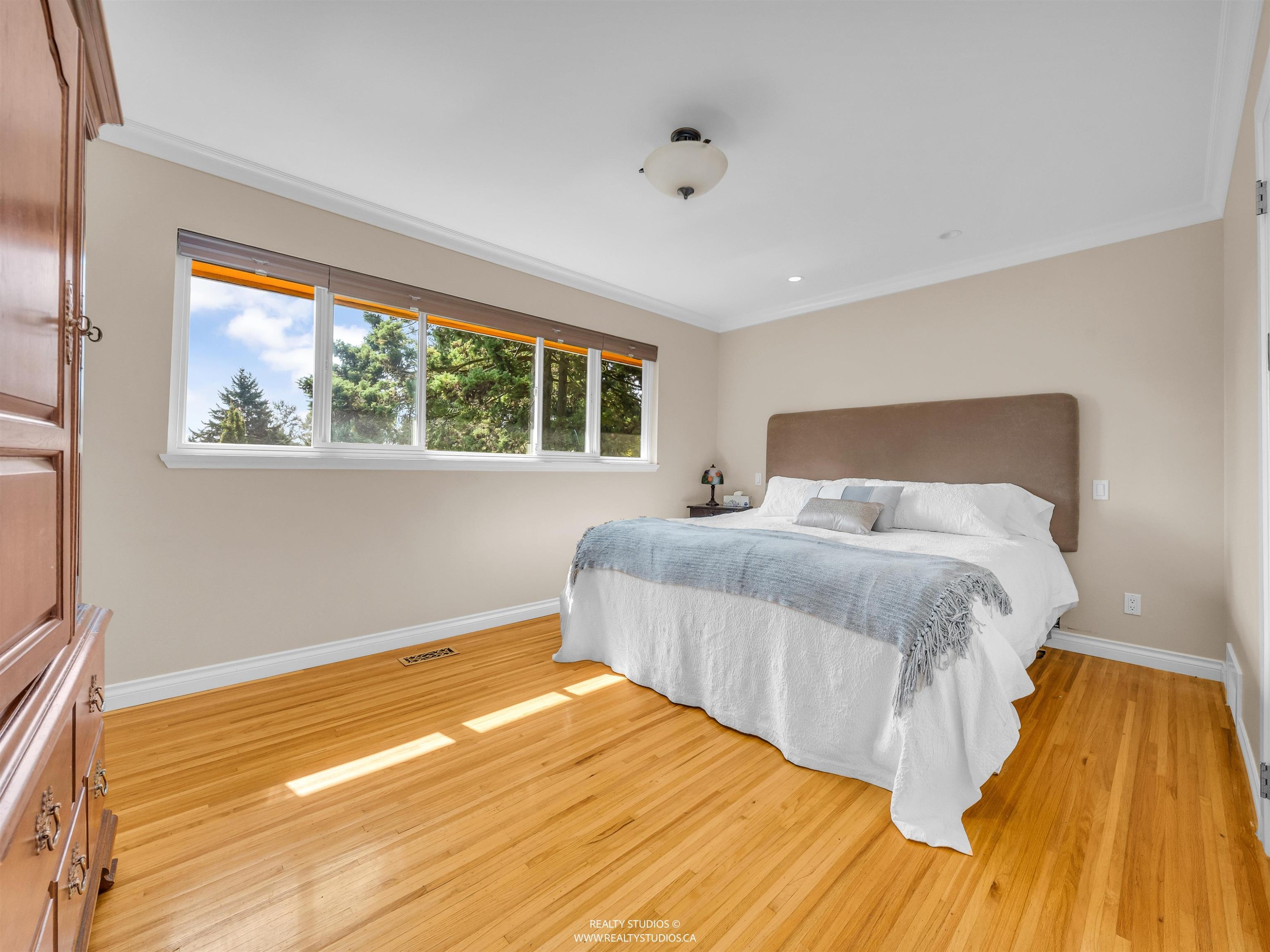 









1202


Bracknell

Crescent,
North Vancouver,




BC
V7R 1V3

