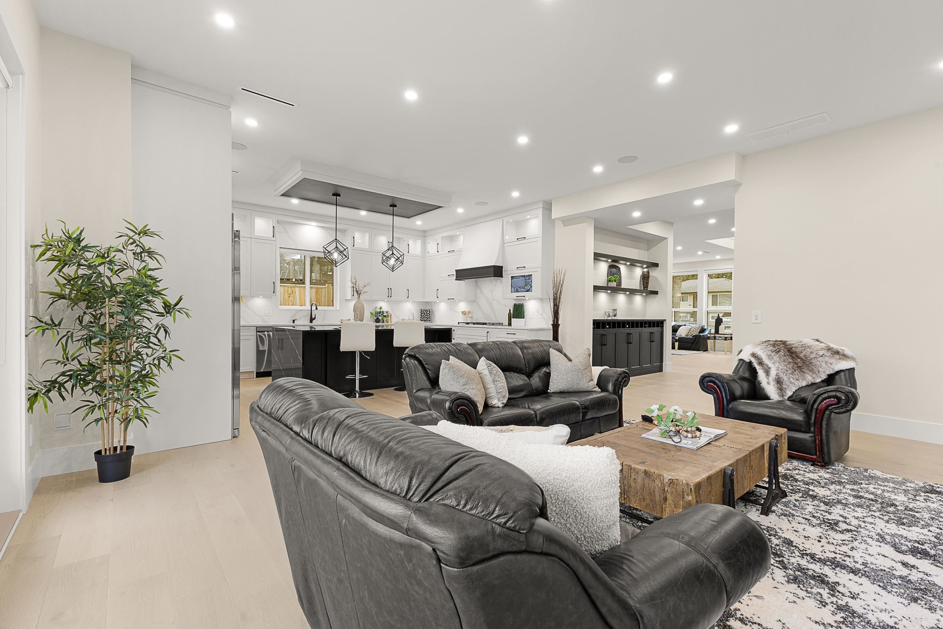 









841


Rondeau

Street,
Coquitlam,




BC
V3J 5Z4

