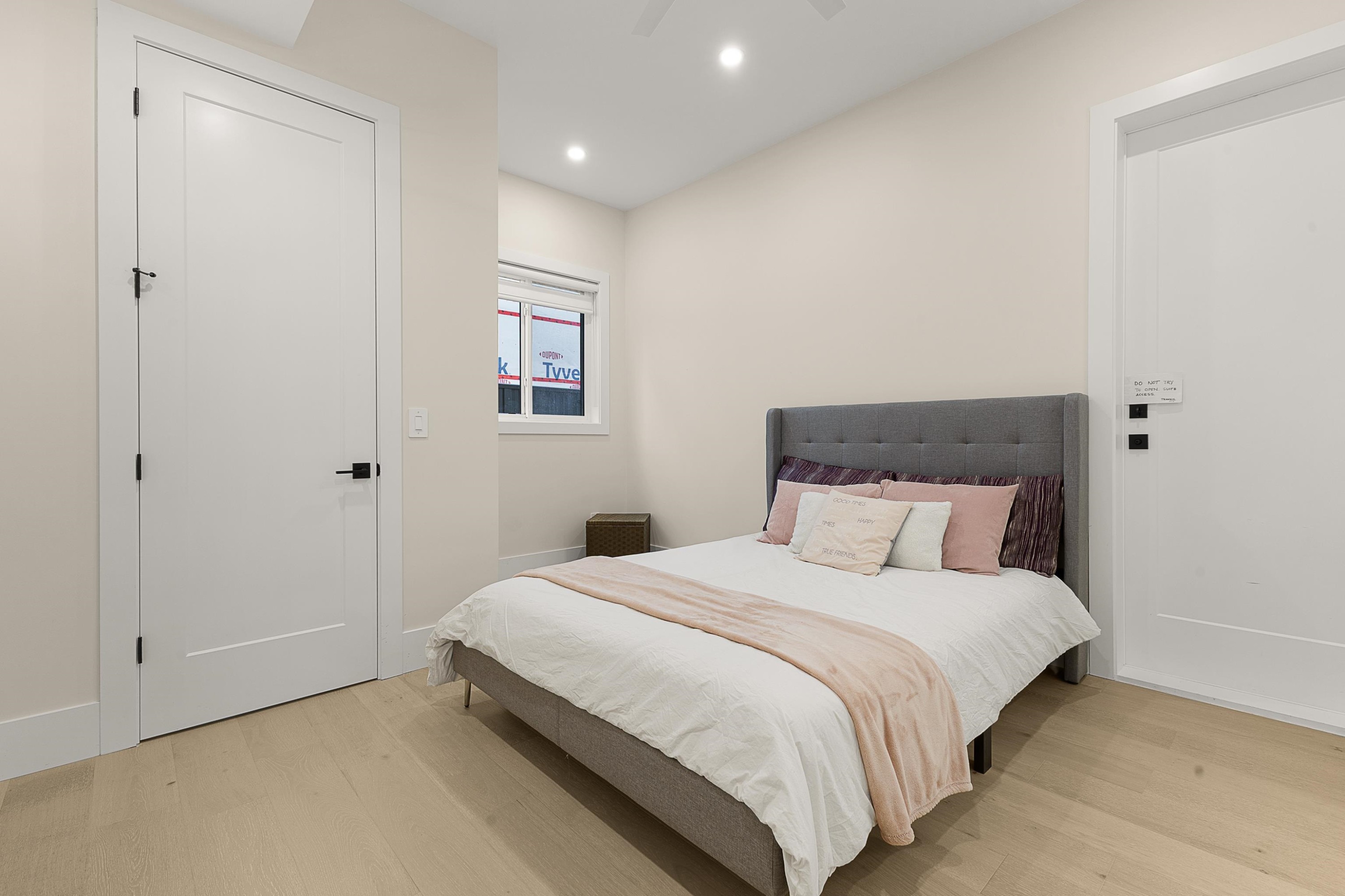 









841


Rondeau

Street,
Coquitlam,




BC
V3J 5Z4

