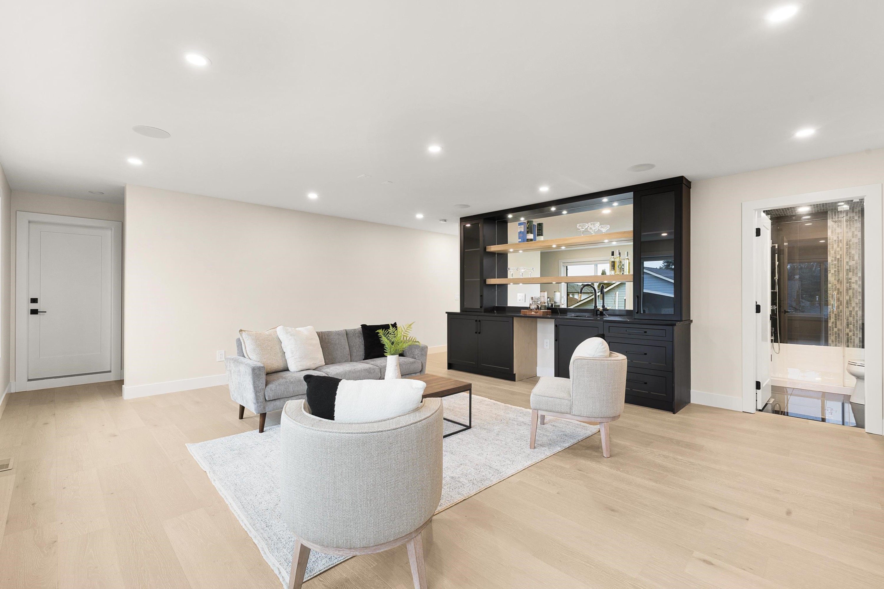 









841


Rondeau

Street,
Coquitlam,




BC
V3J 5Z4

