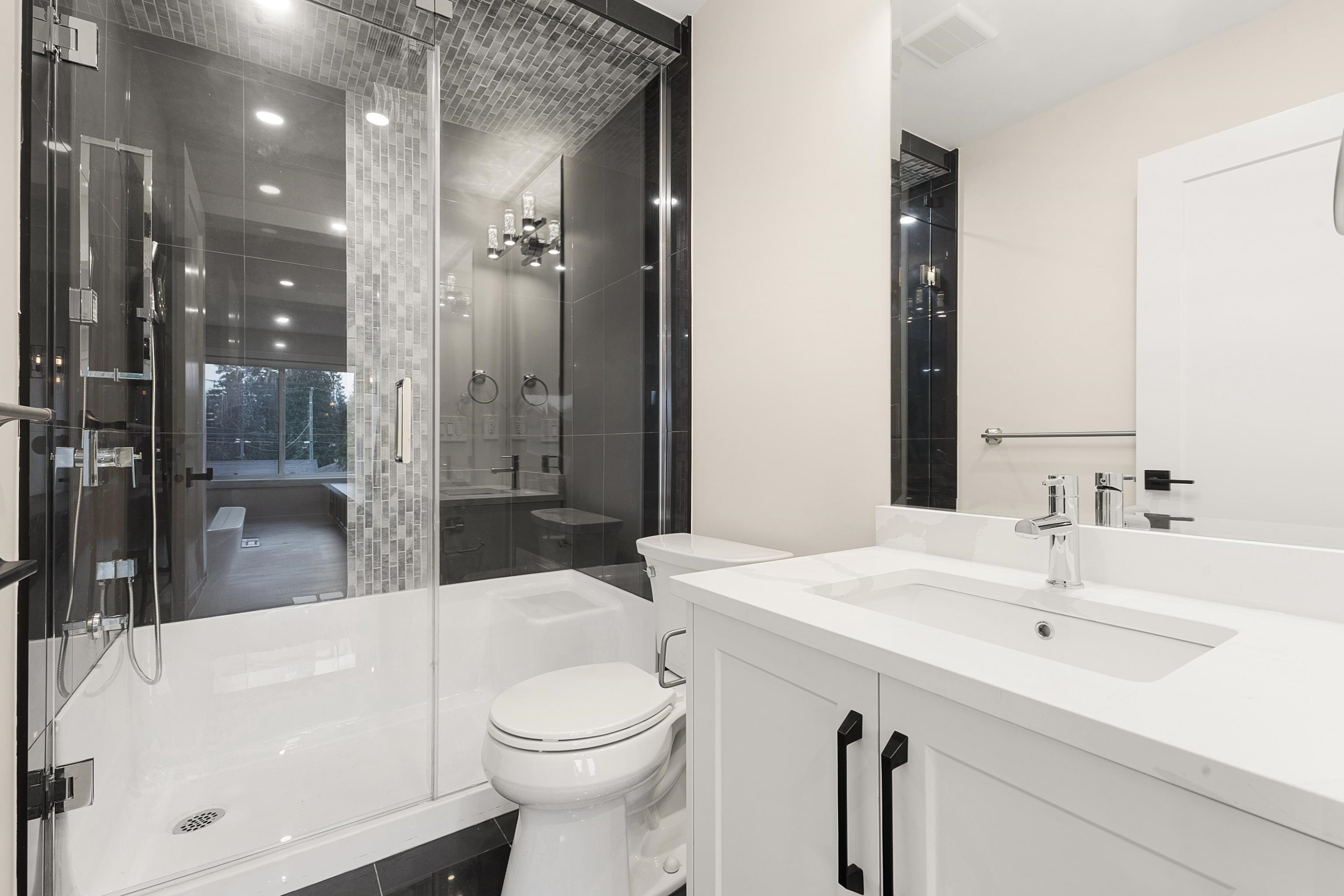 









841


Rondeau

Street,
Coquitlam,




BC
V3J 5Z4

