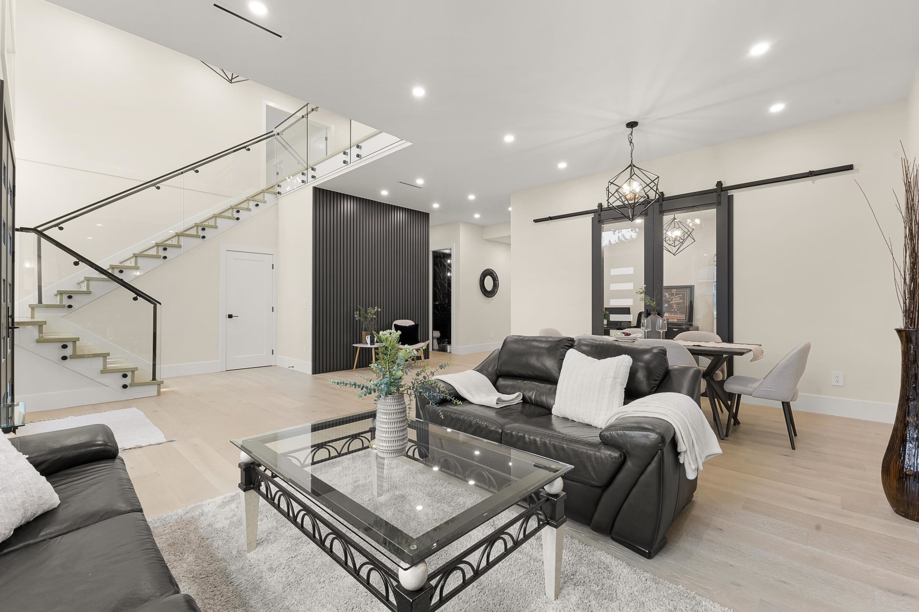 









841


Rondeau

Street,
Coquitlam,




BC
V3J 5Z4

