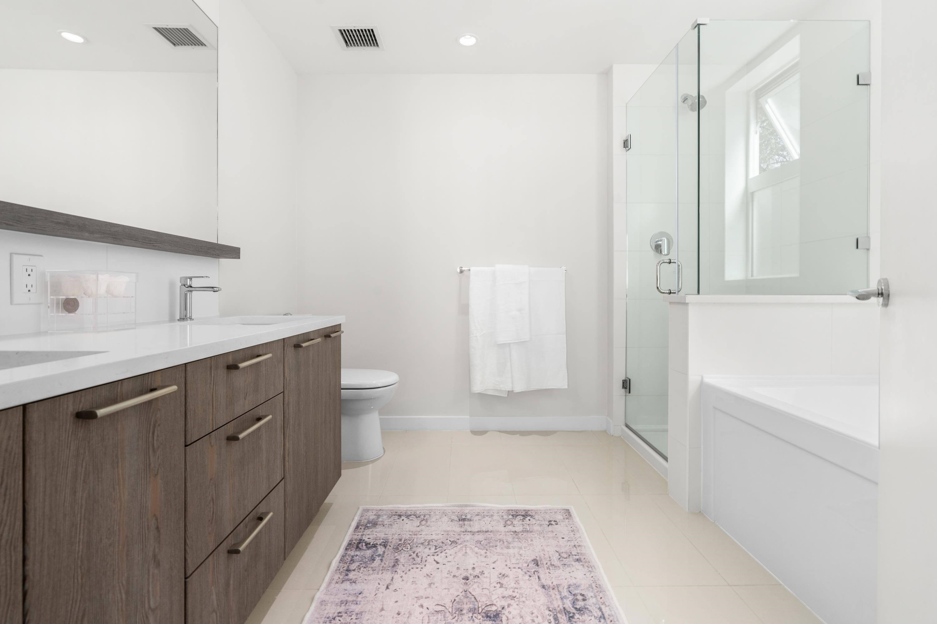 









615


3rd

Street East, 205,
North Vancouver,




BC
V7L 0G3

