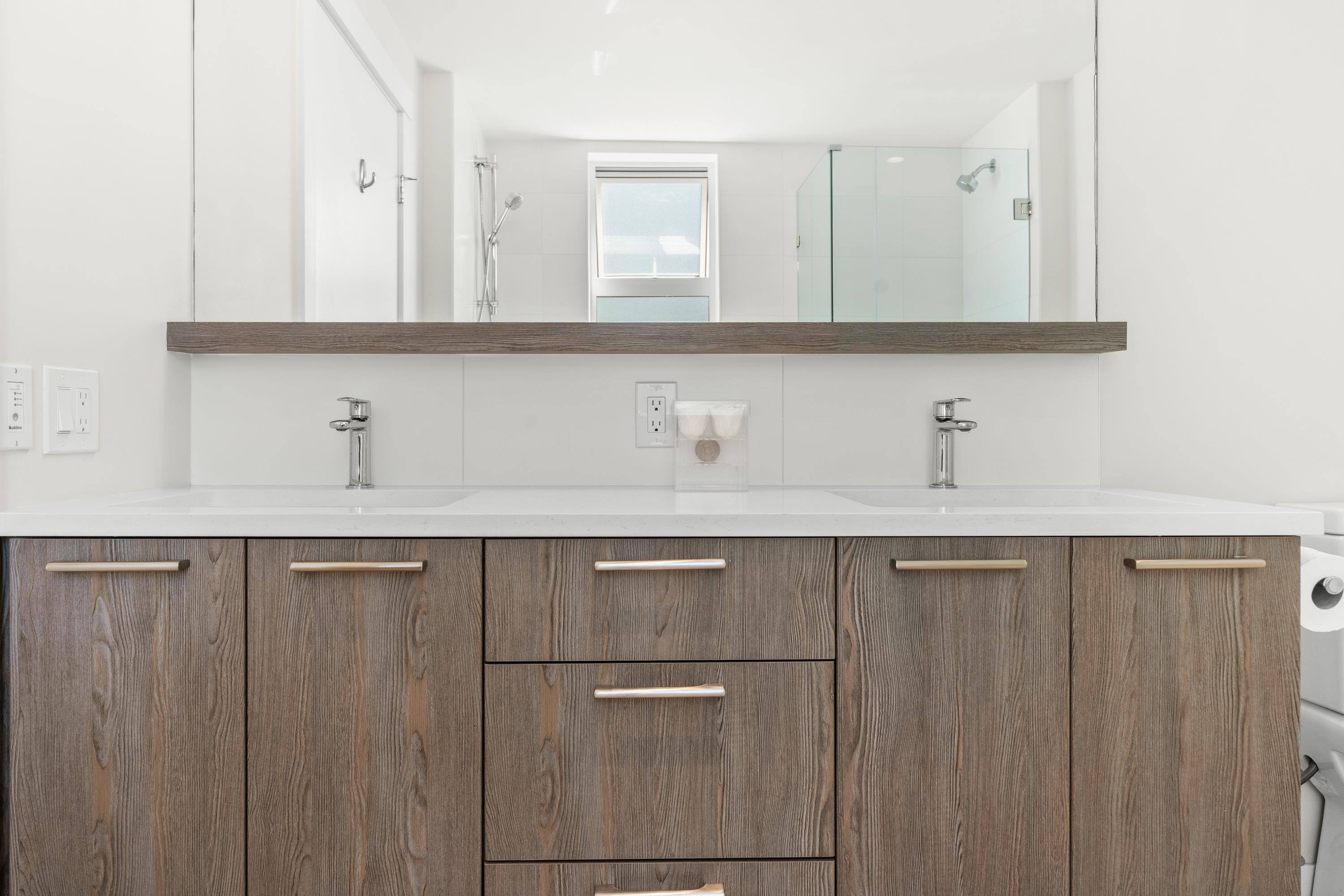 









615


3rd

Street East, 205,
North Vancouver,




BC
V7L 0G3

