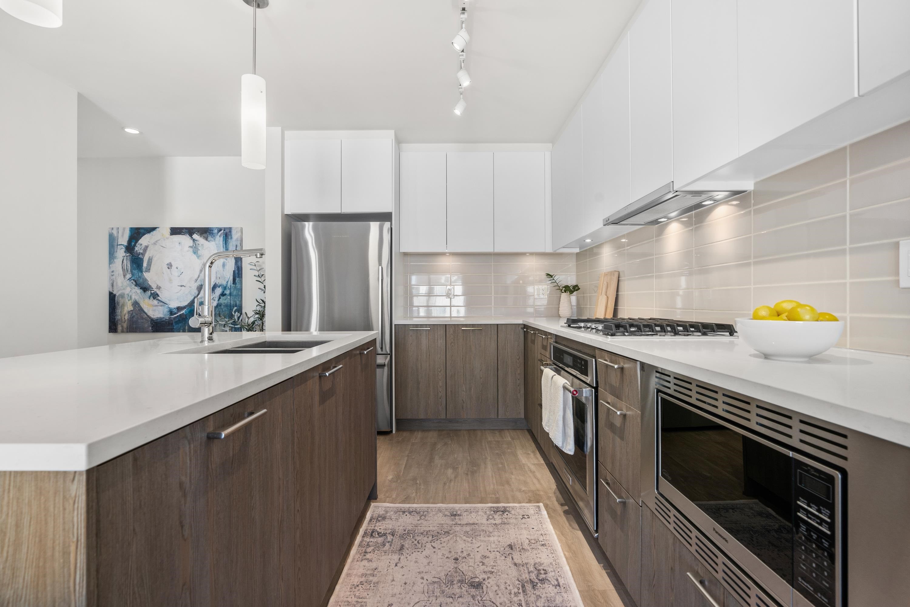 









615


3rd

Street East, 205,
North Vancouver,




BC
V7L 0G3

