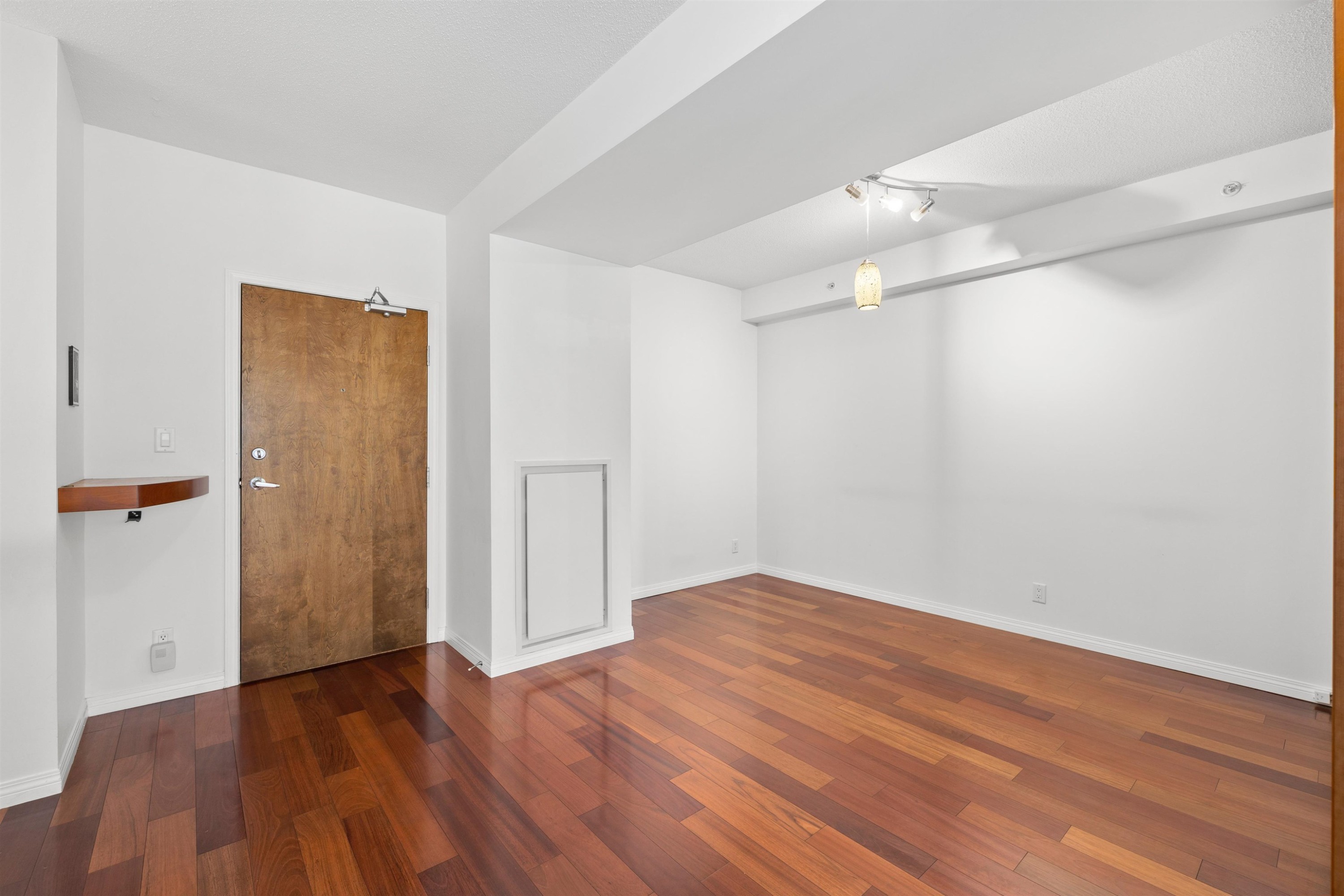 









100


Esplanade

Avenue East, 307,
North Vancouver,




BC
V7L 4V1

