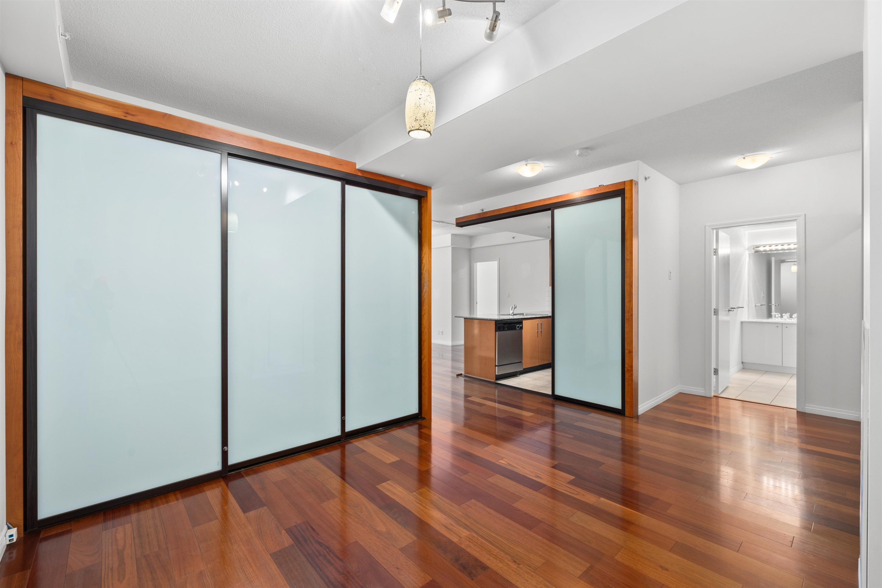 









100


Esplanade

Avenue East, 307,
North Vancouver,




BC
V7L 4V1

