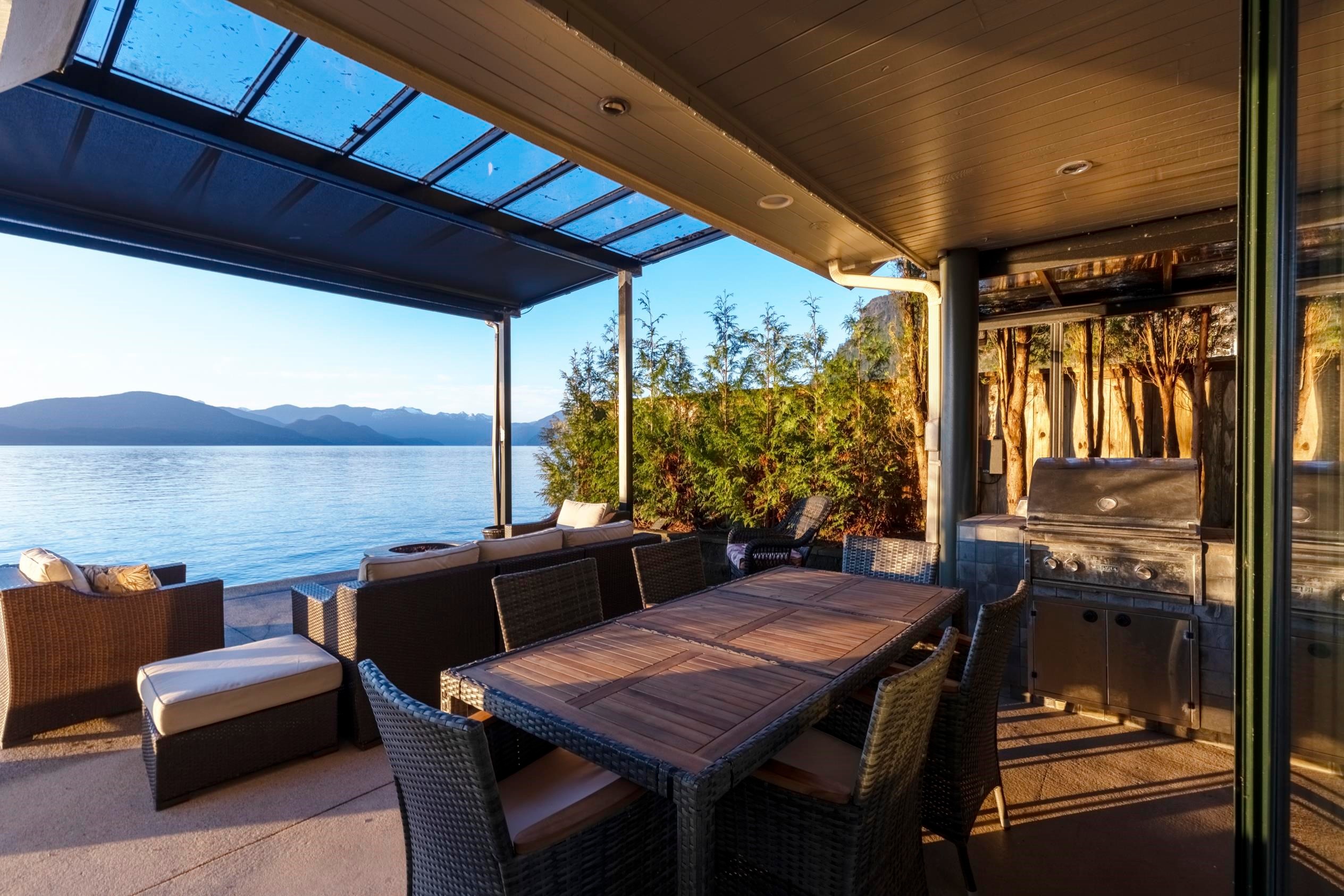 









2


Strachan Point

Road,
West Vancouver,




BC
V7W 1C6

