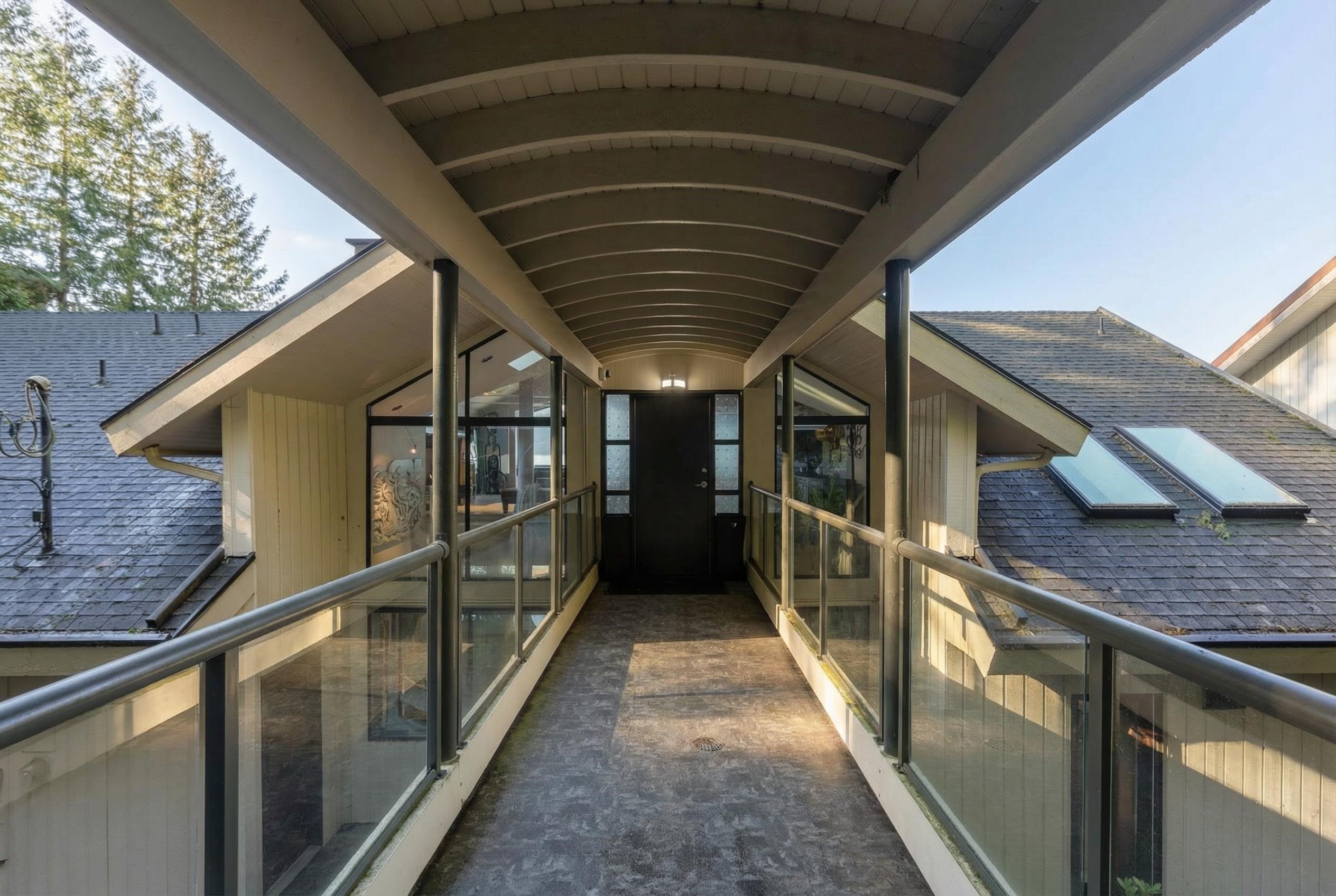 









2


Strachan Point

Road,
West Vancouver,




BC
V7W 1C6

