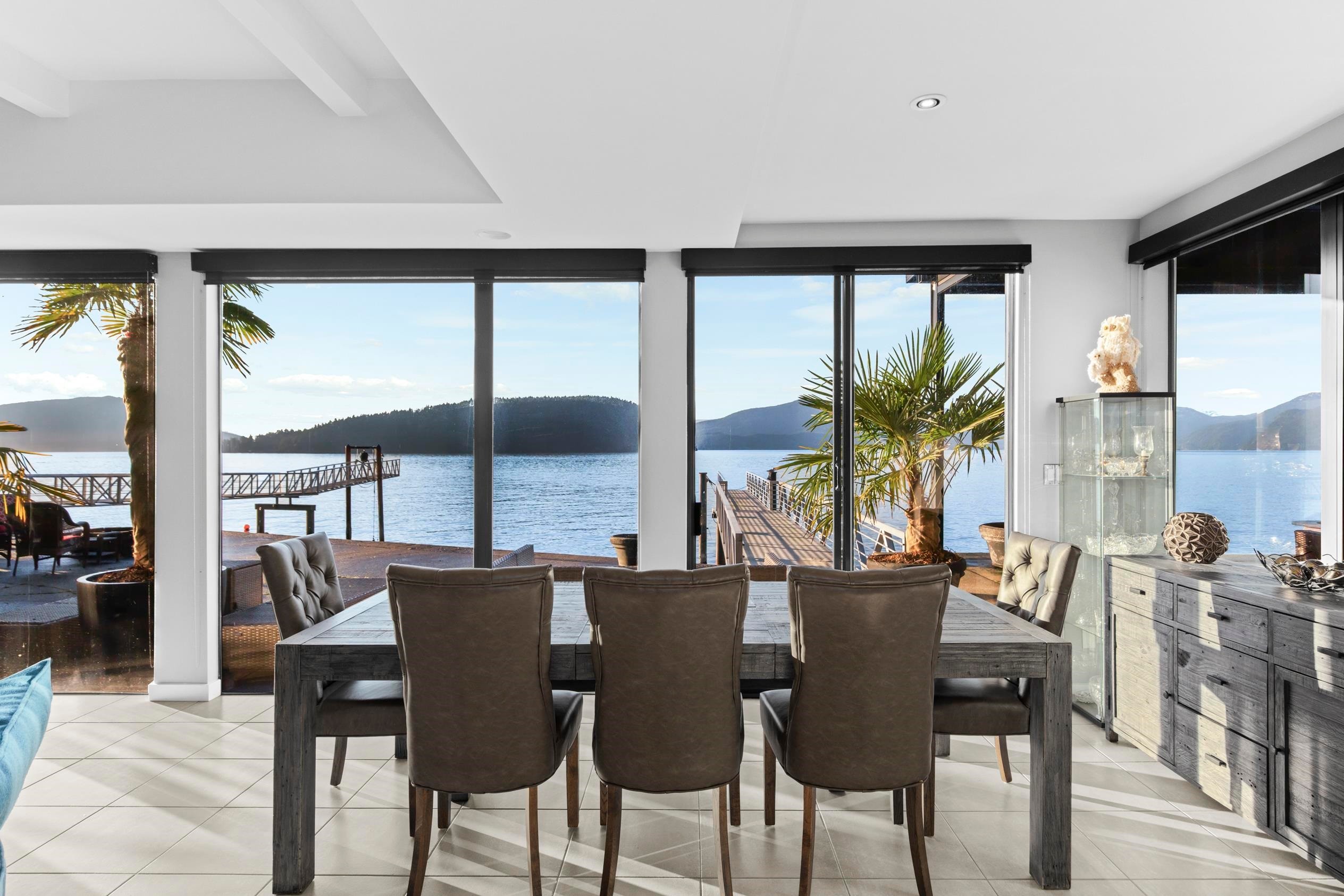 









2


Strachan Point

Road,
West Vancouver,




BC
V7W 1C6

